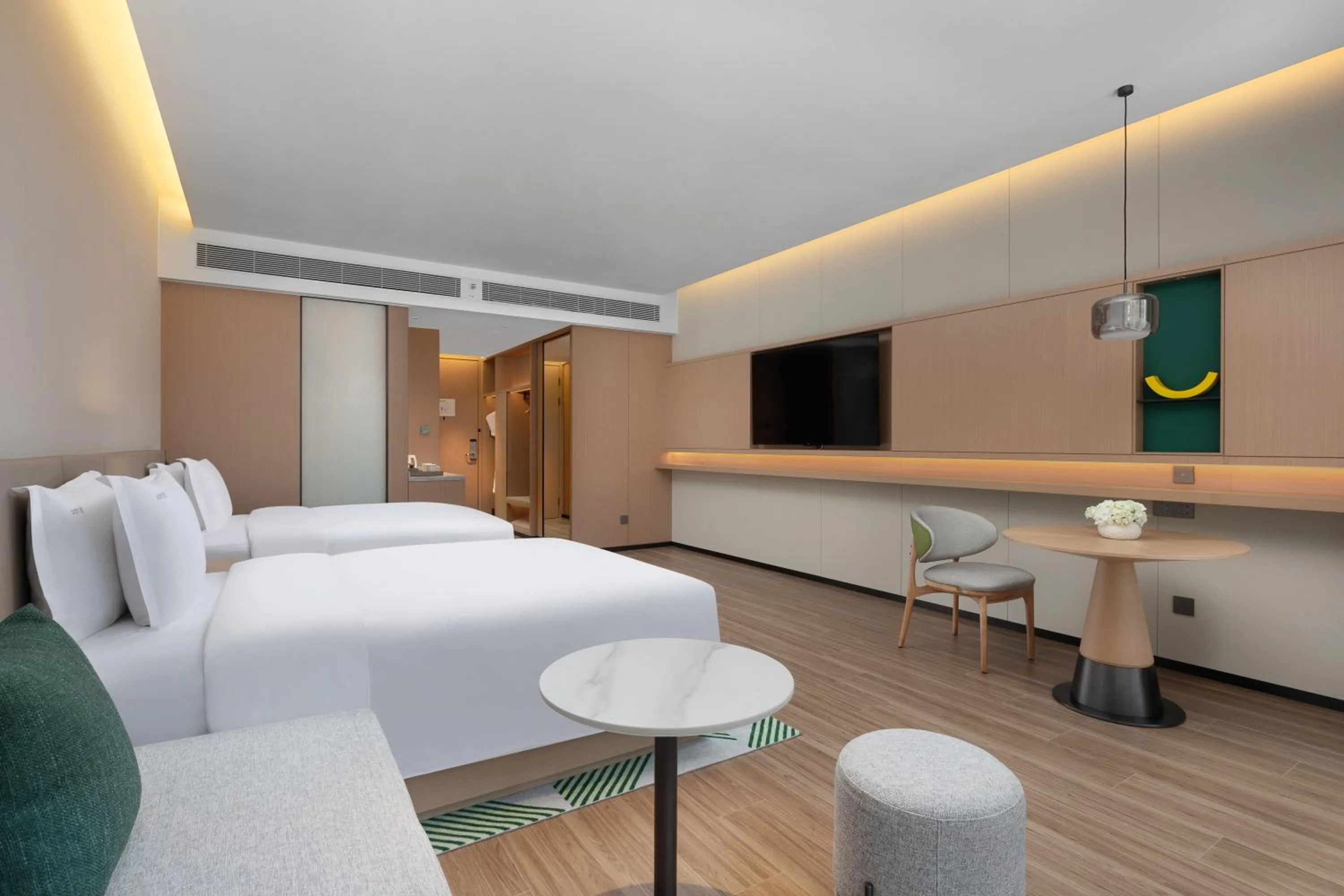 Photo of the whole room, Bed in Holiday Inn Quanzhou Donghai by IHG