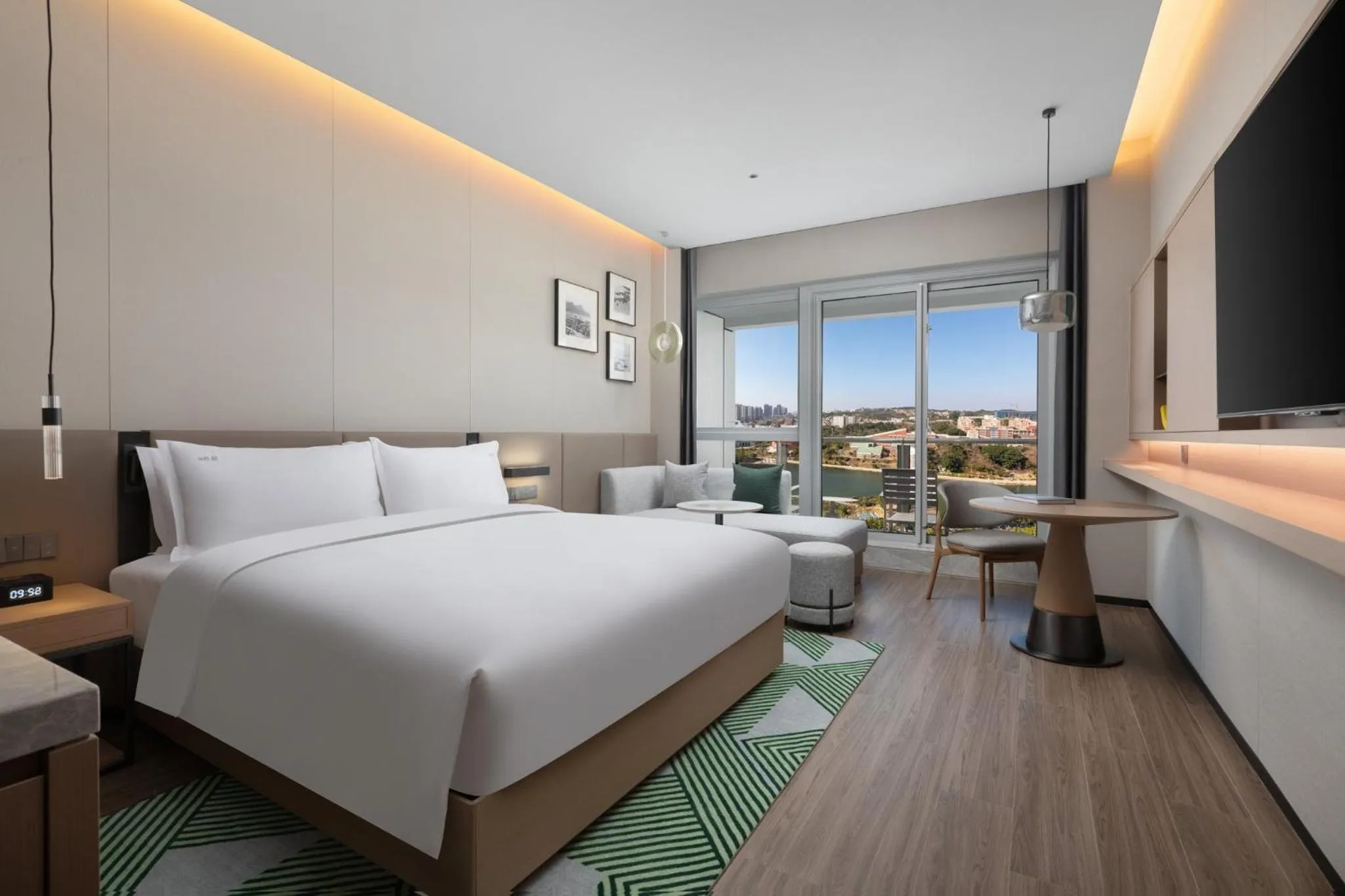 Photo of the whole room, Bed in Holiday Inn Quanzhou Donghai by IHG