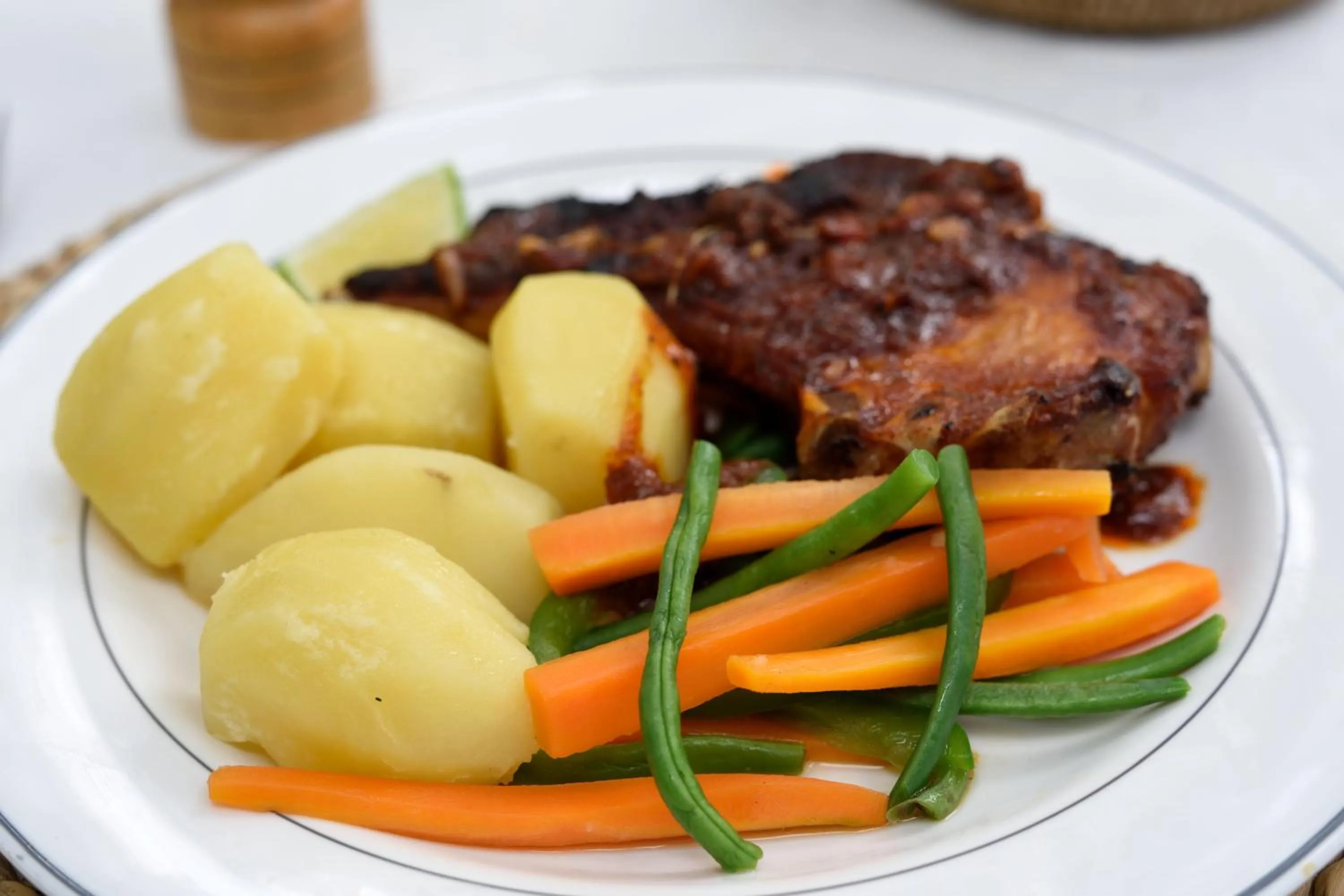 Food and drinks in Migunga Tented Camp