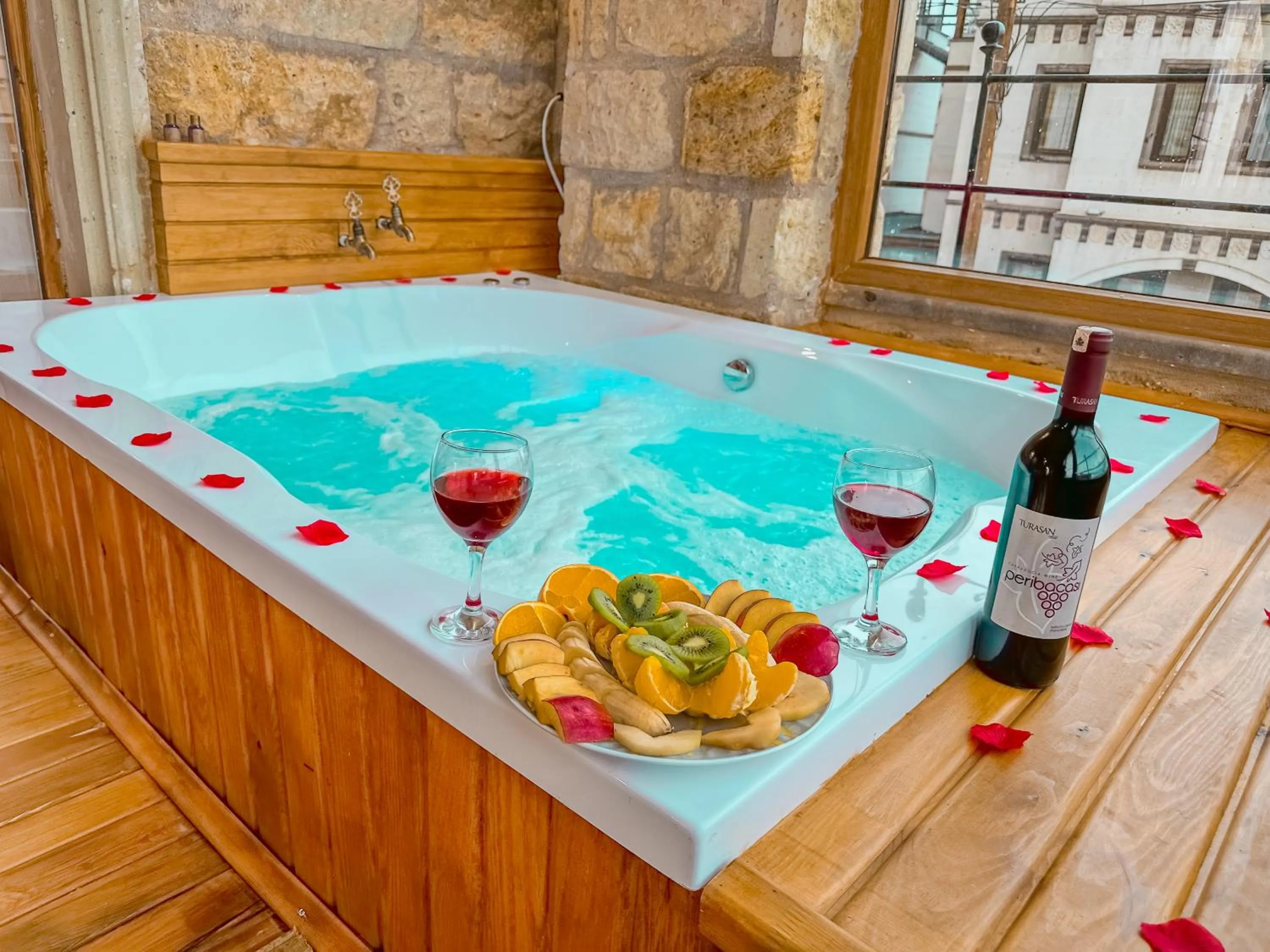 Hot Tub in Tantan Cappadocia House