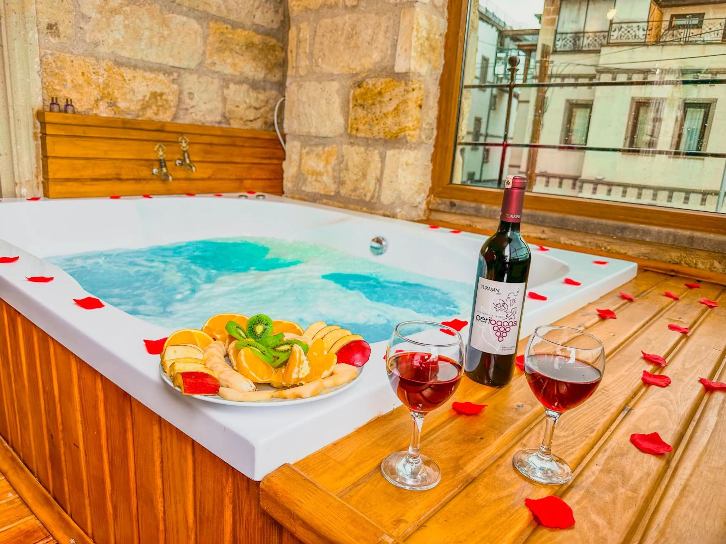 Hot Tub in Tantan Cappadocia House