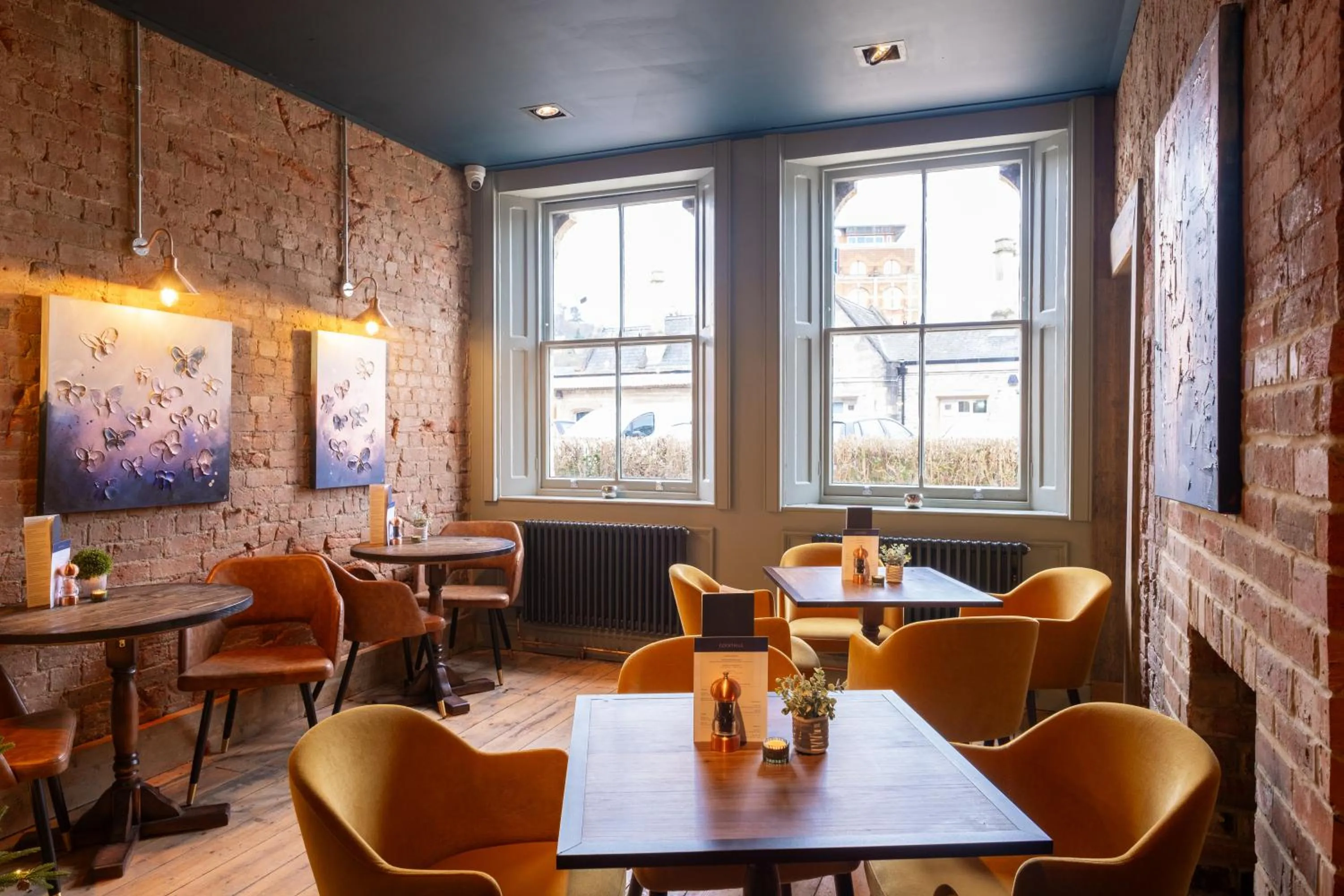 Lounge or bar in The Stroud Hotel