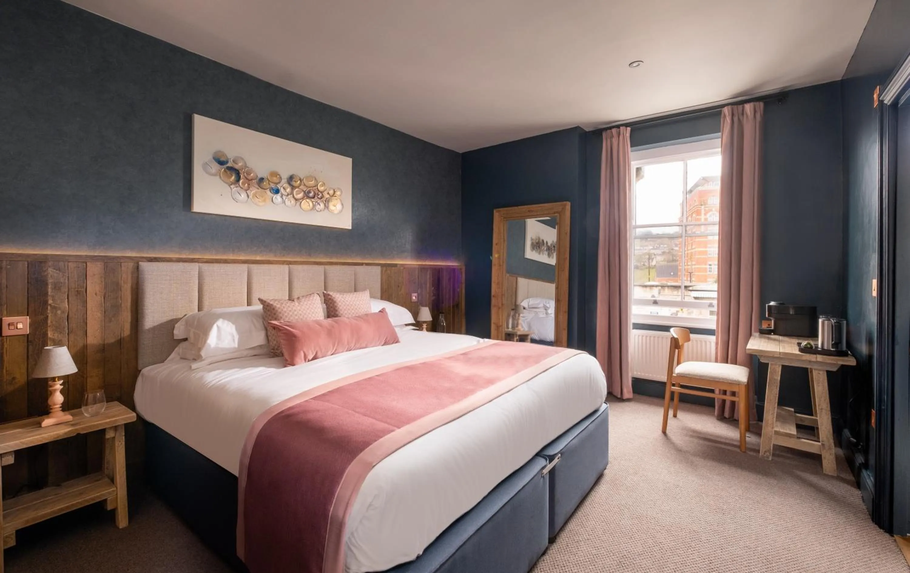 Bed in The Stroud Hotel