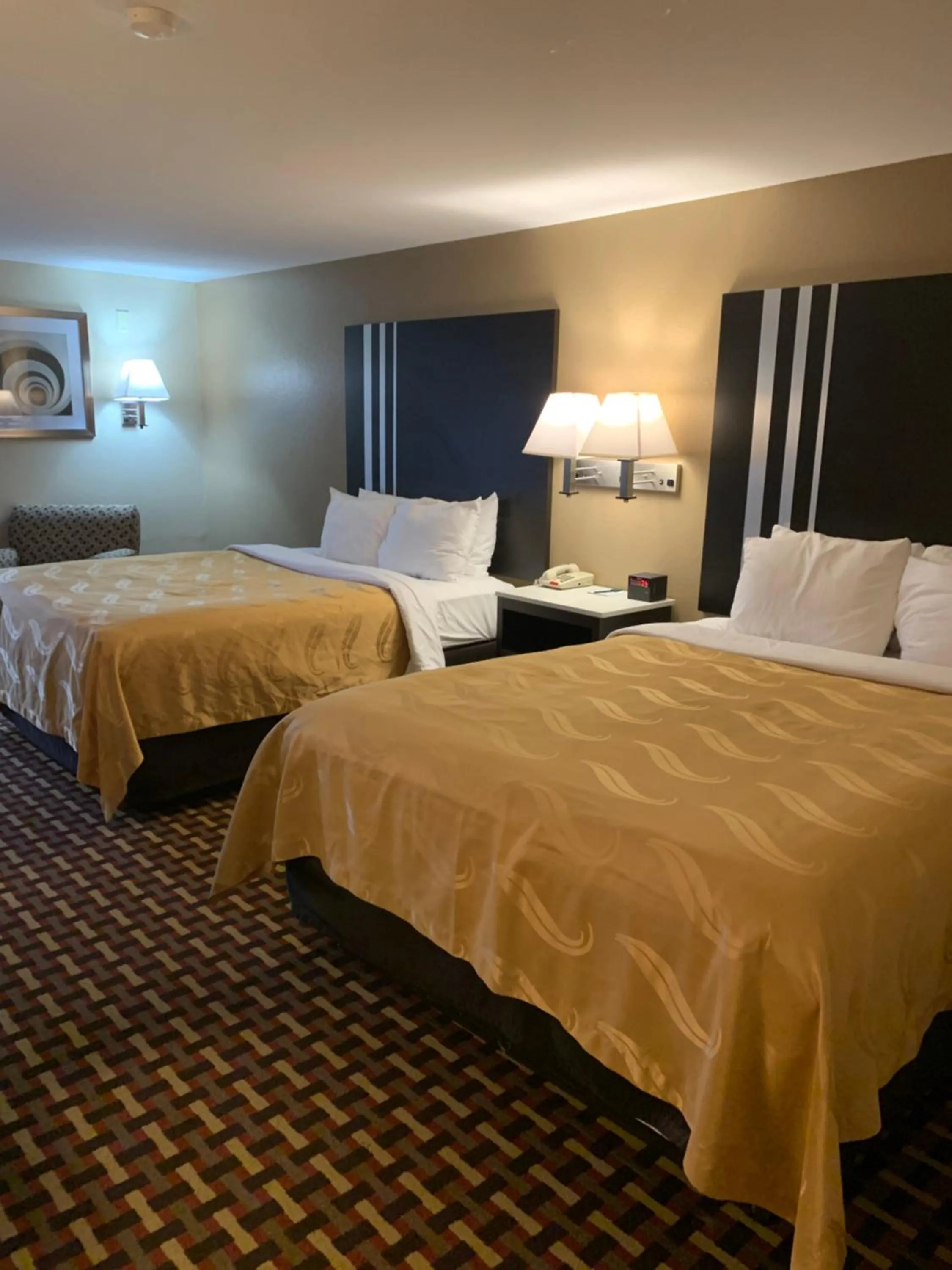 Quality Inn and Suites Middletown-Franklin