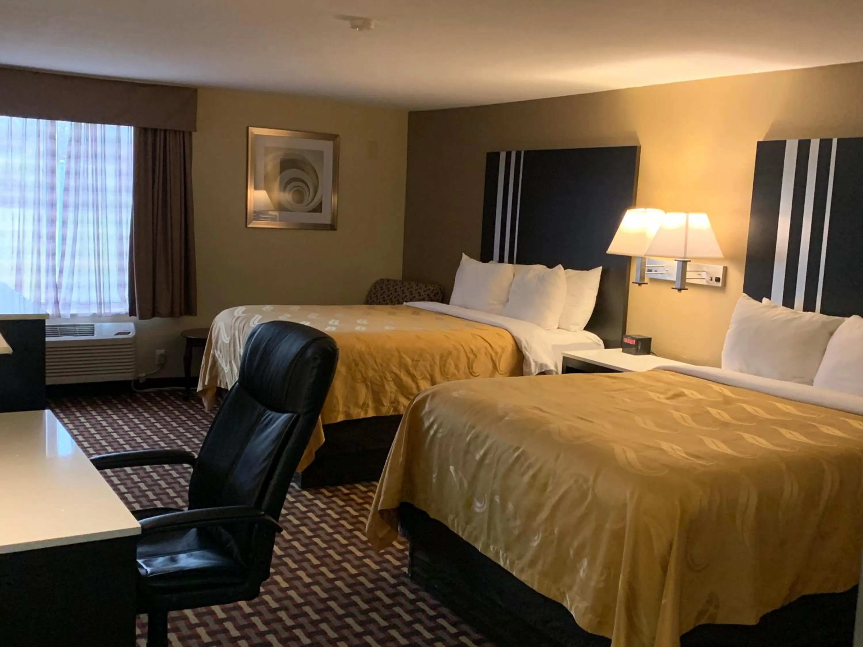 Quality Inn and Suites Middletown-Franklin