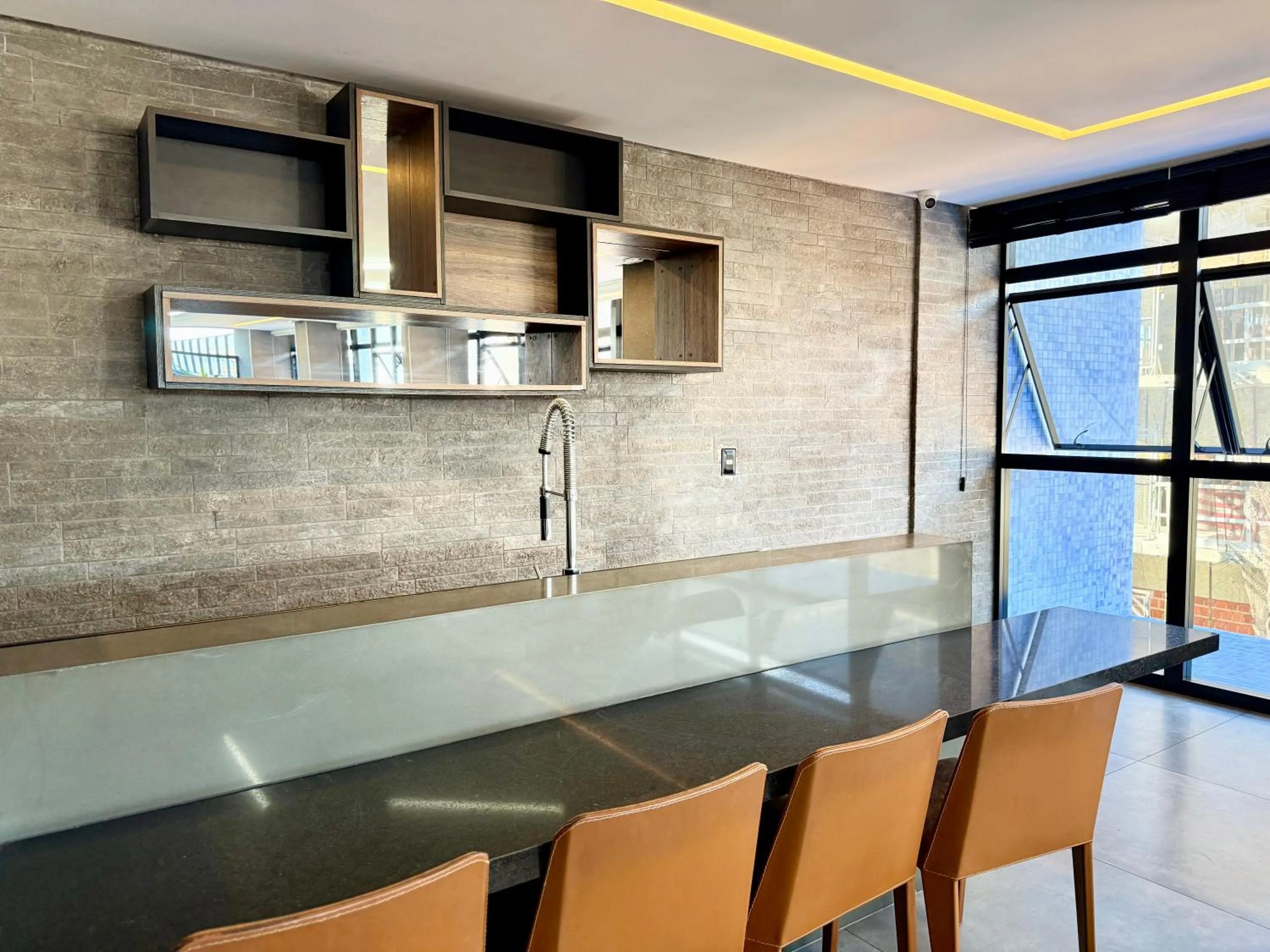 Seating area in EDF TIME - By Temporada Expert - Prédio com excelente custo benefício!