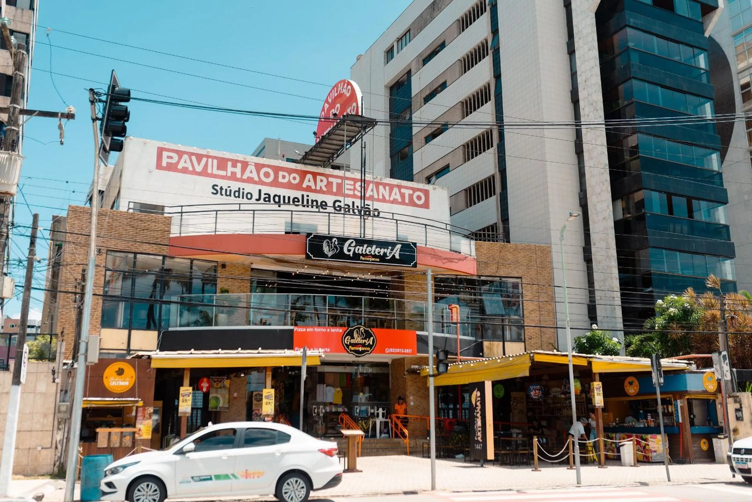 Off site in EDF TIME - By Temporada Expert - Prédio com excelente custo benefício!