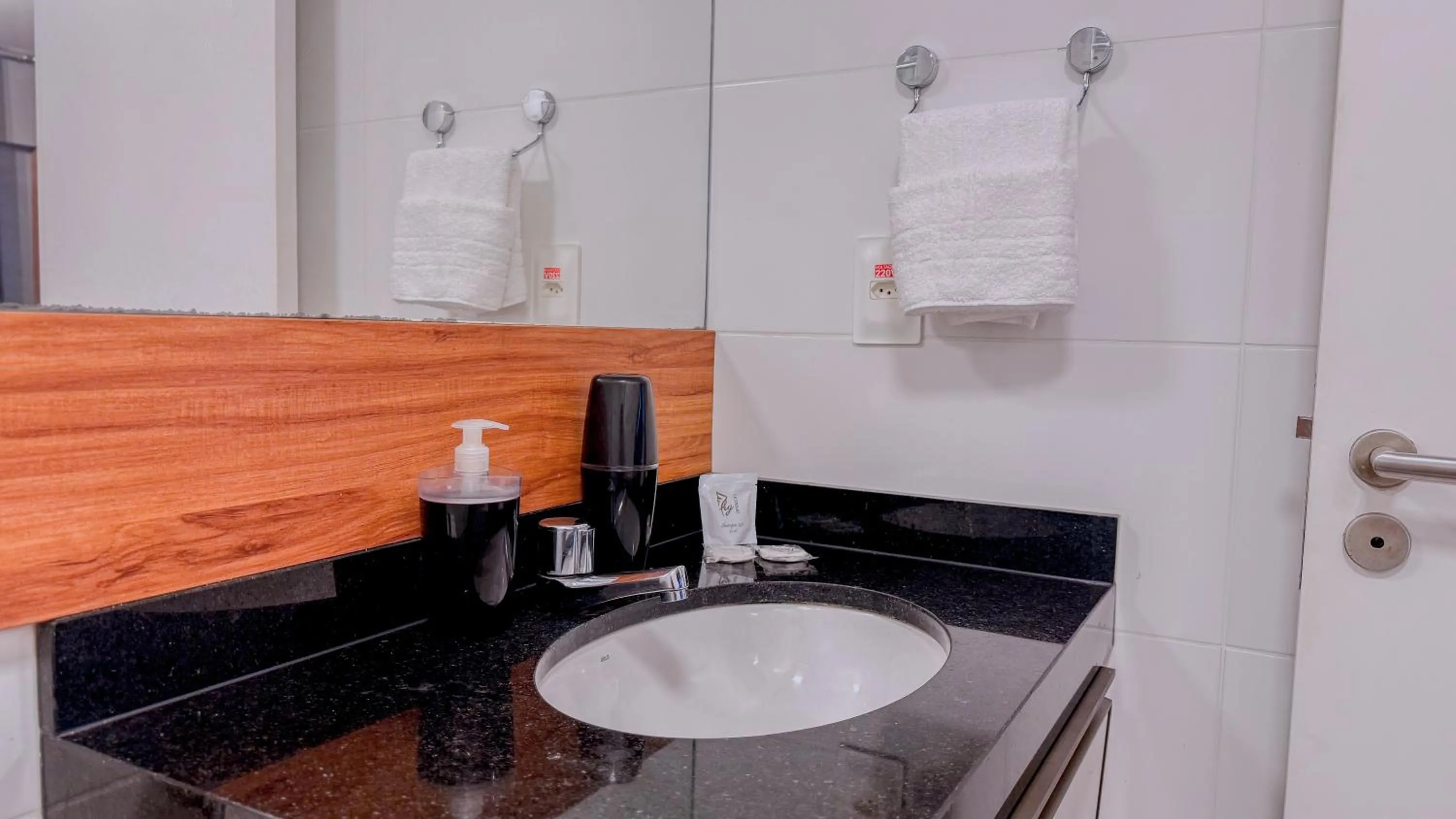 EDF TIME - By Temporada Expert - Prédio com excelente custo benefício!