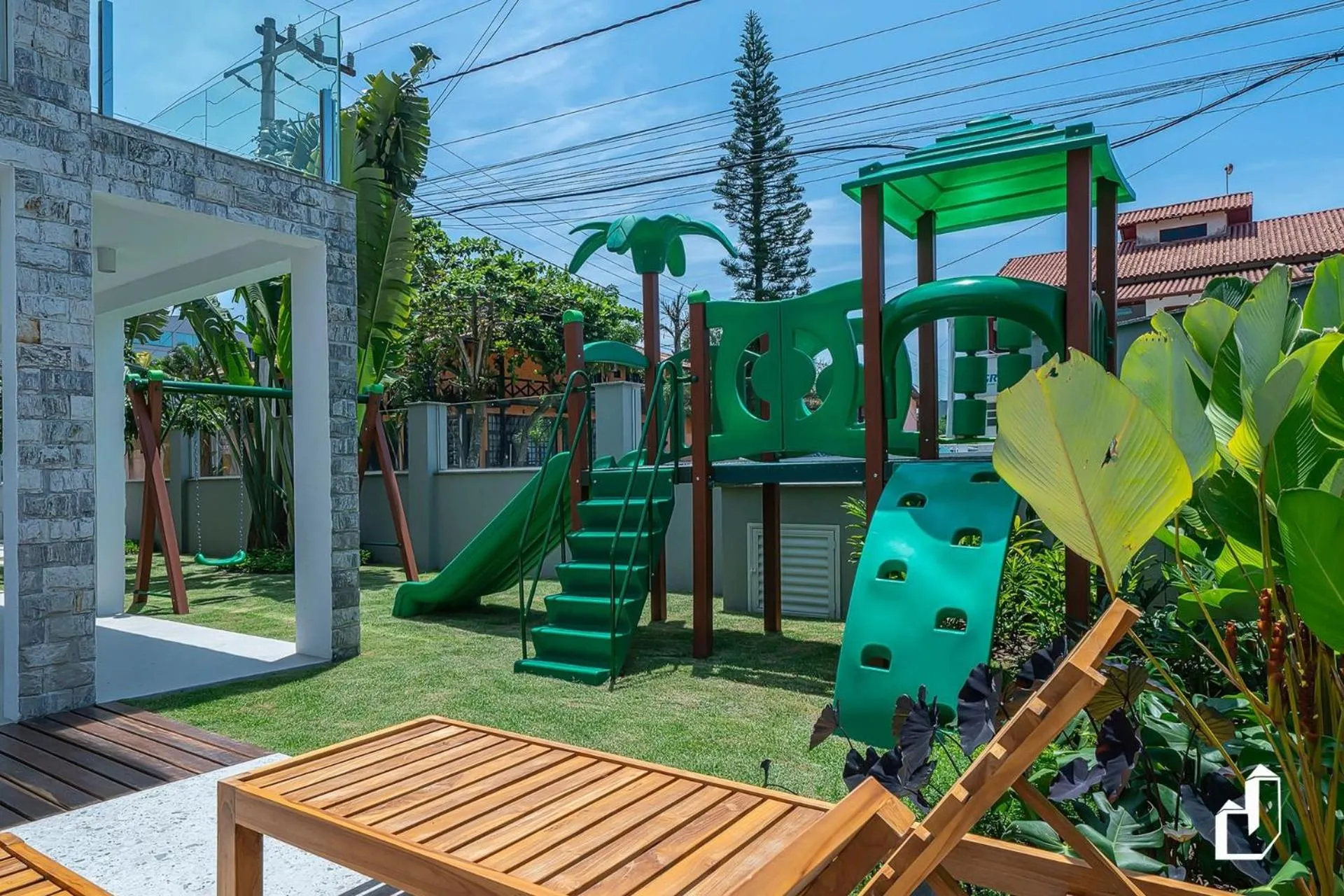 Casa com piscina, diversão e conforto em família