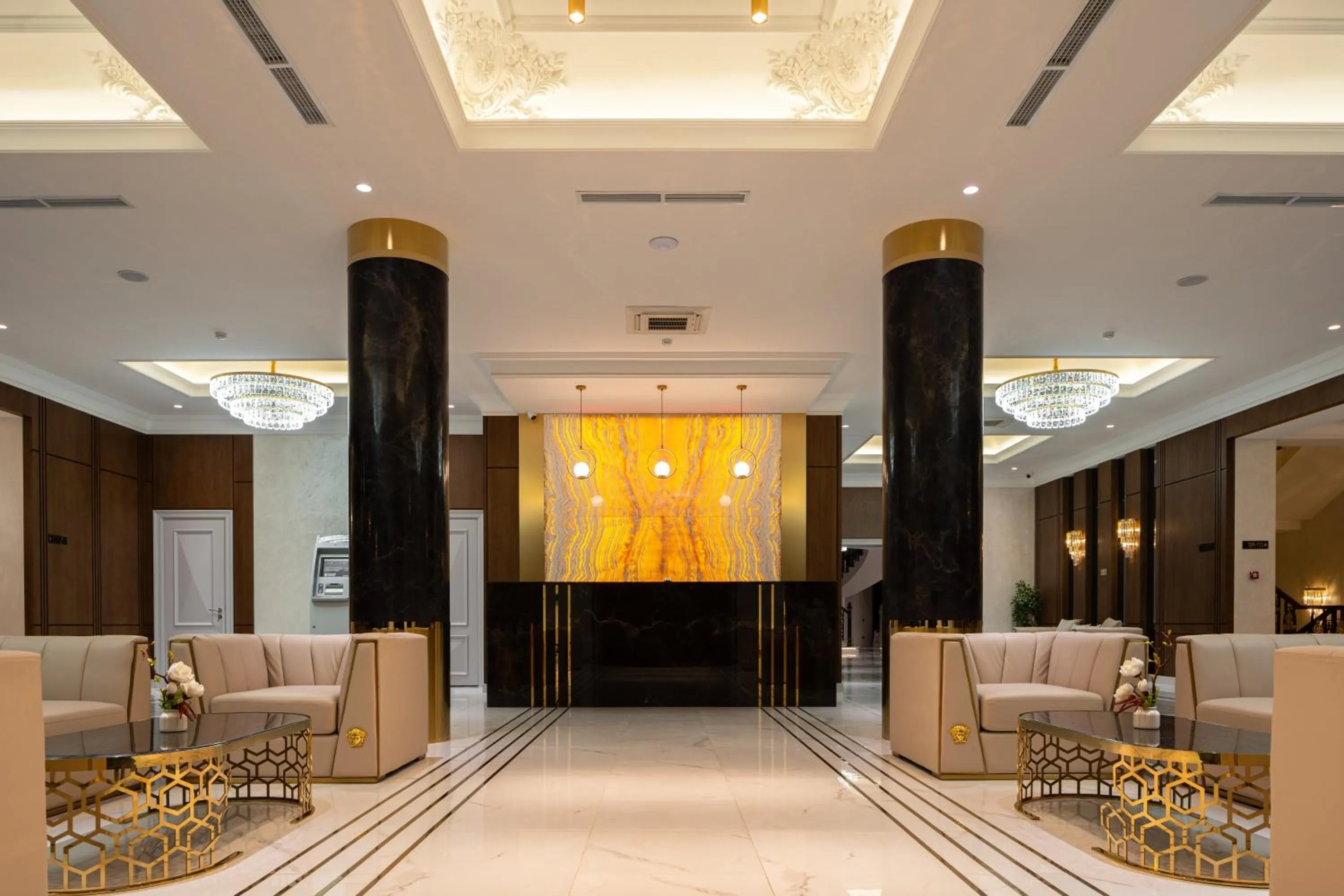 Lobby or reception in FRANKFORT Expo Hotel