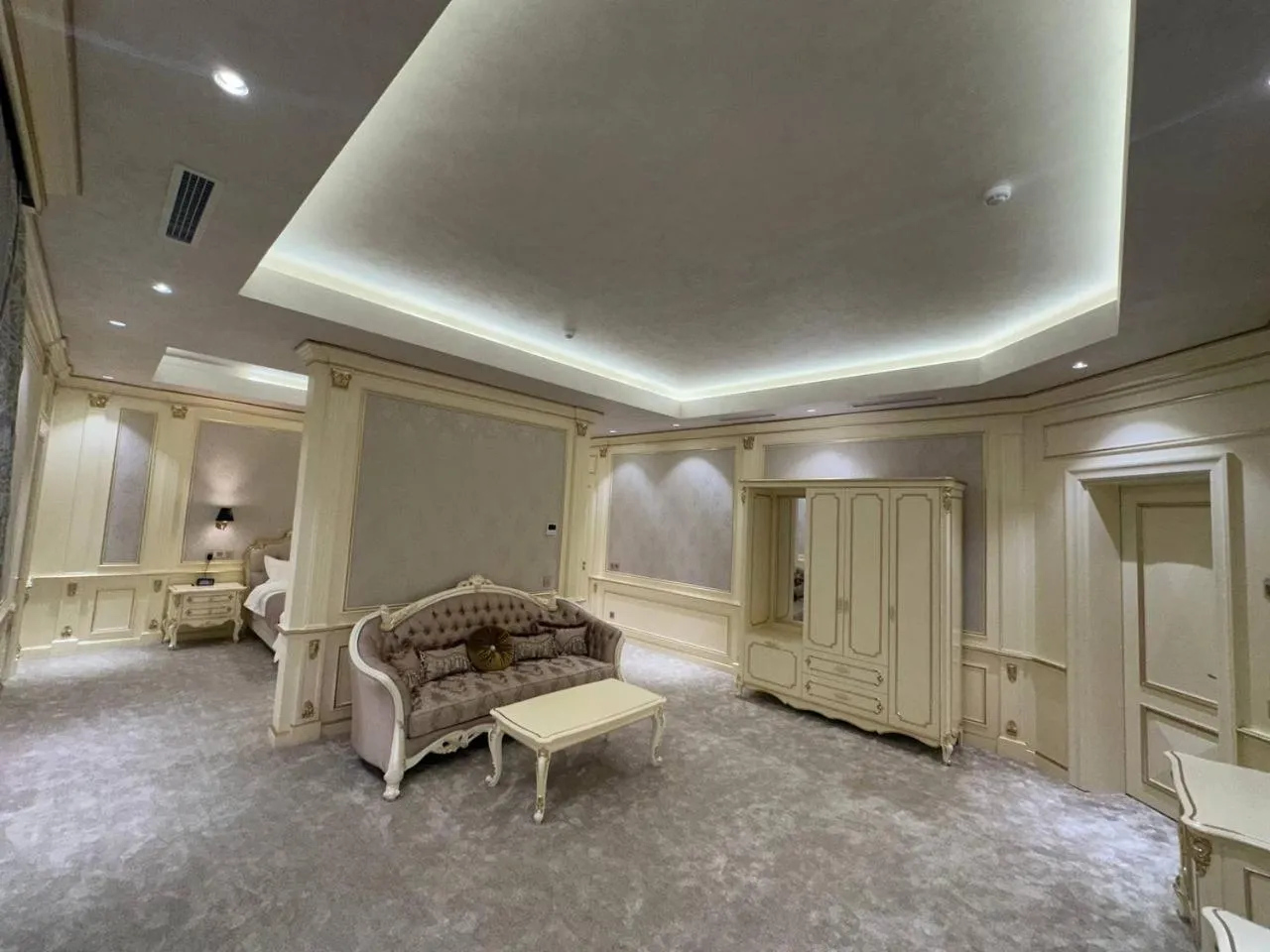 Photo of the whole room in FRANKFORT Expo Hotel