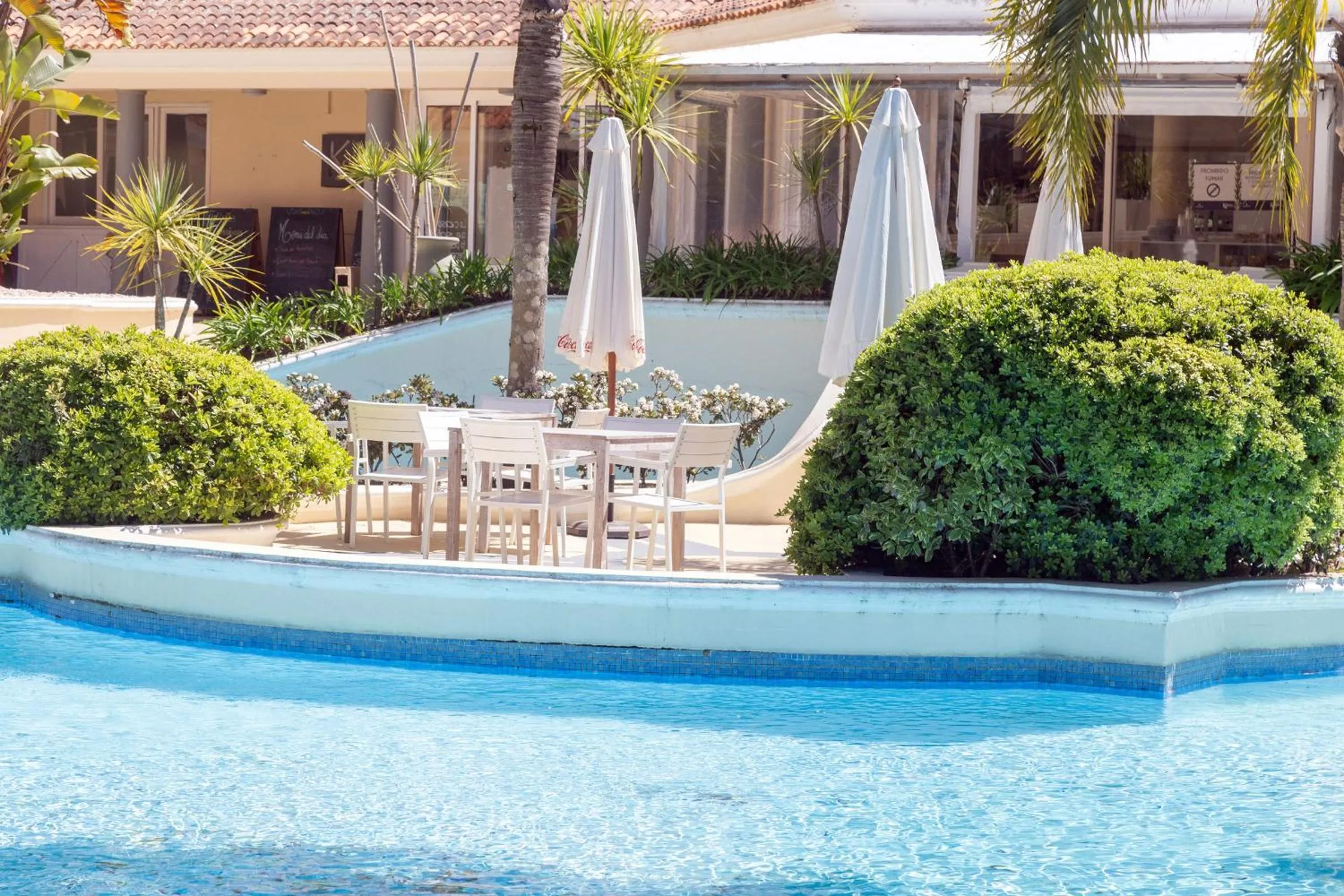 Swimming pool in Oceana Suites Green Park