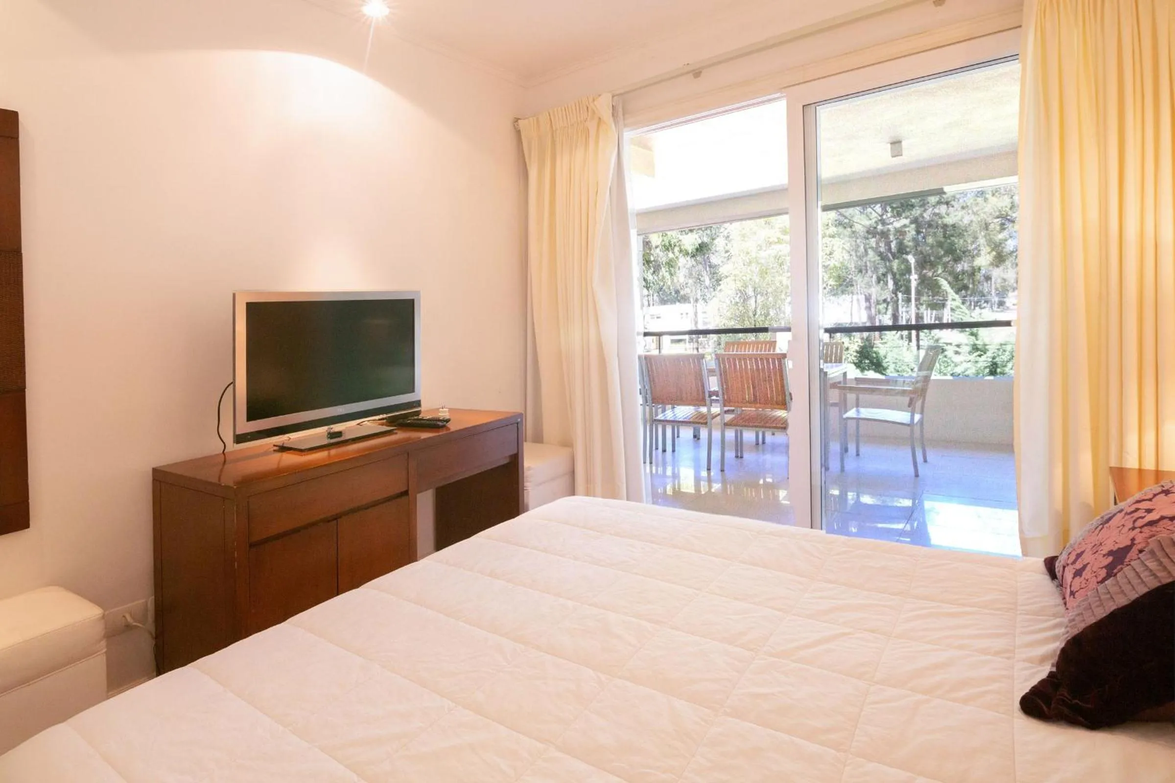 Bed in Oceana Suites Green Park