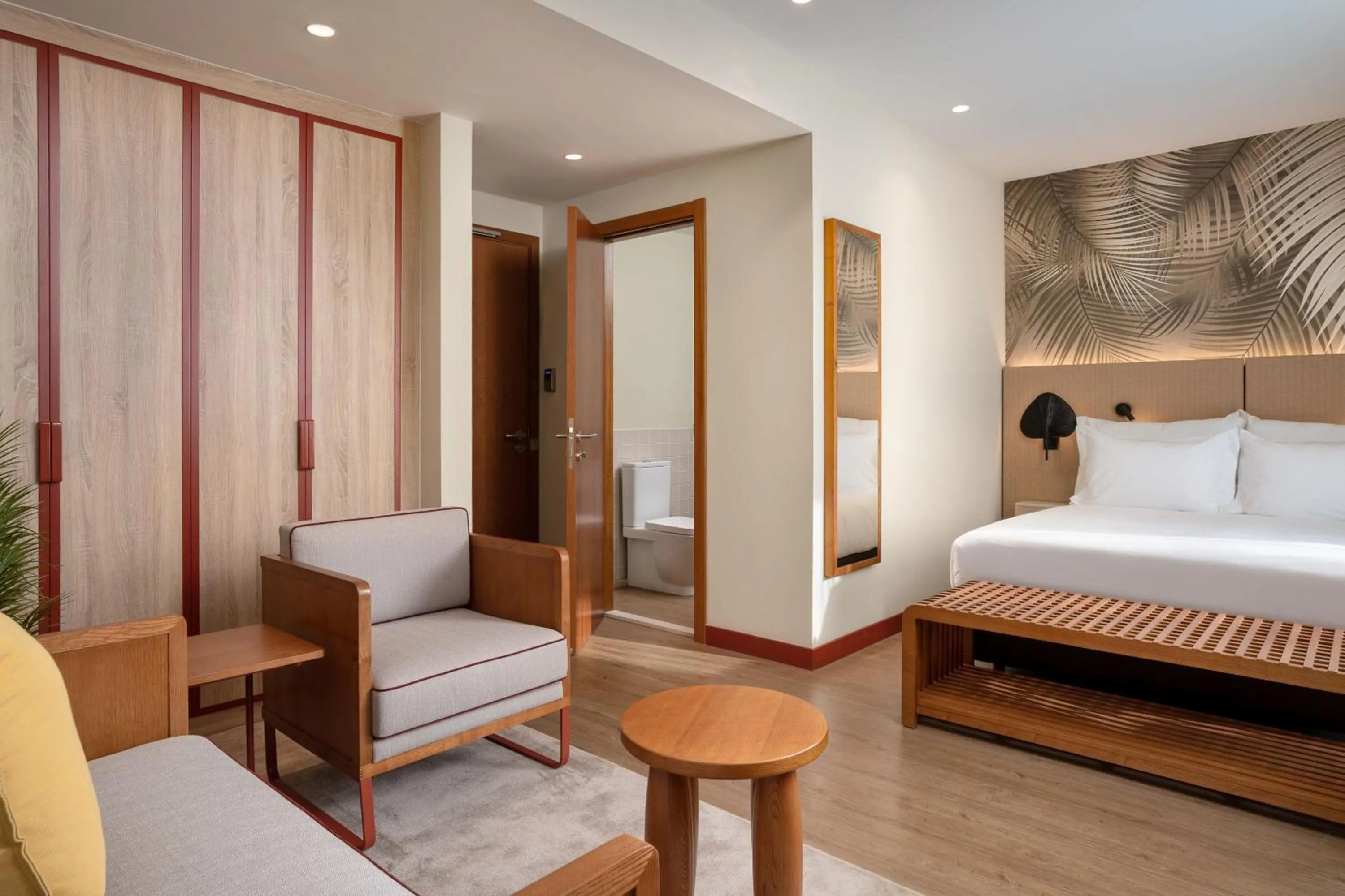 Lounge or bar, Bed in Protea Hotel by Marriott Luanda