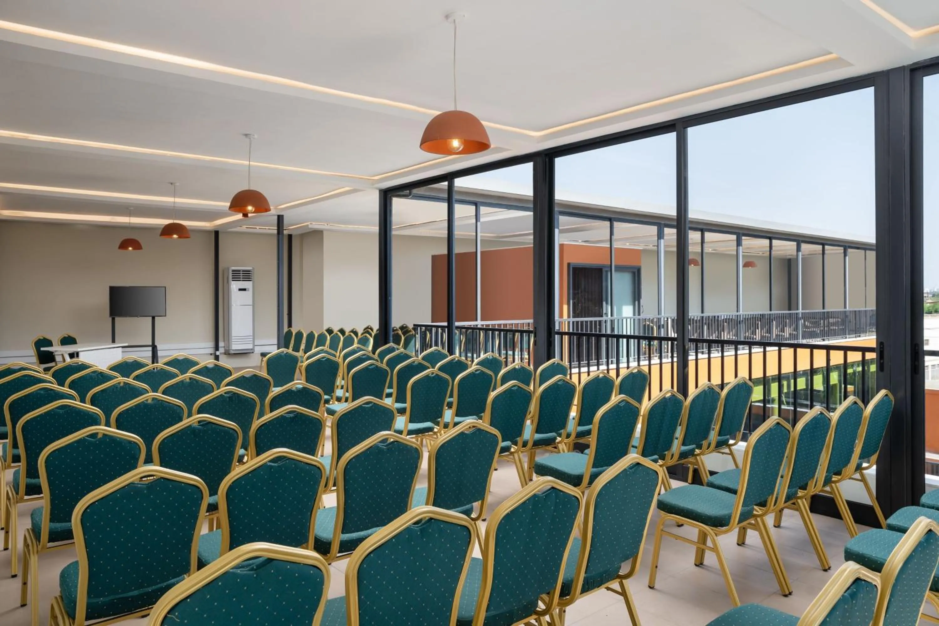 Meeting/conference room in Protea Hotel by Marriott Luanda