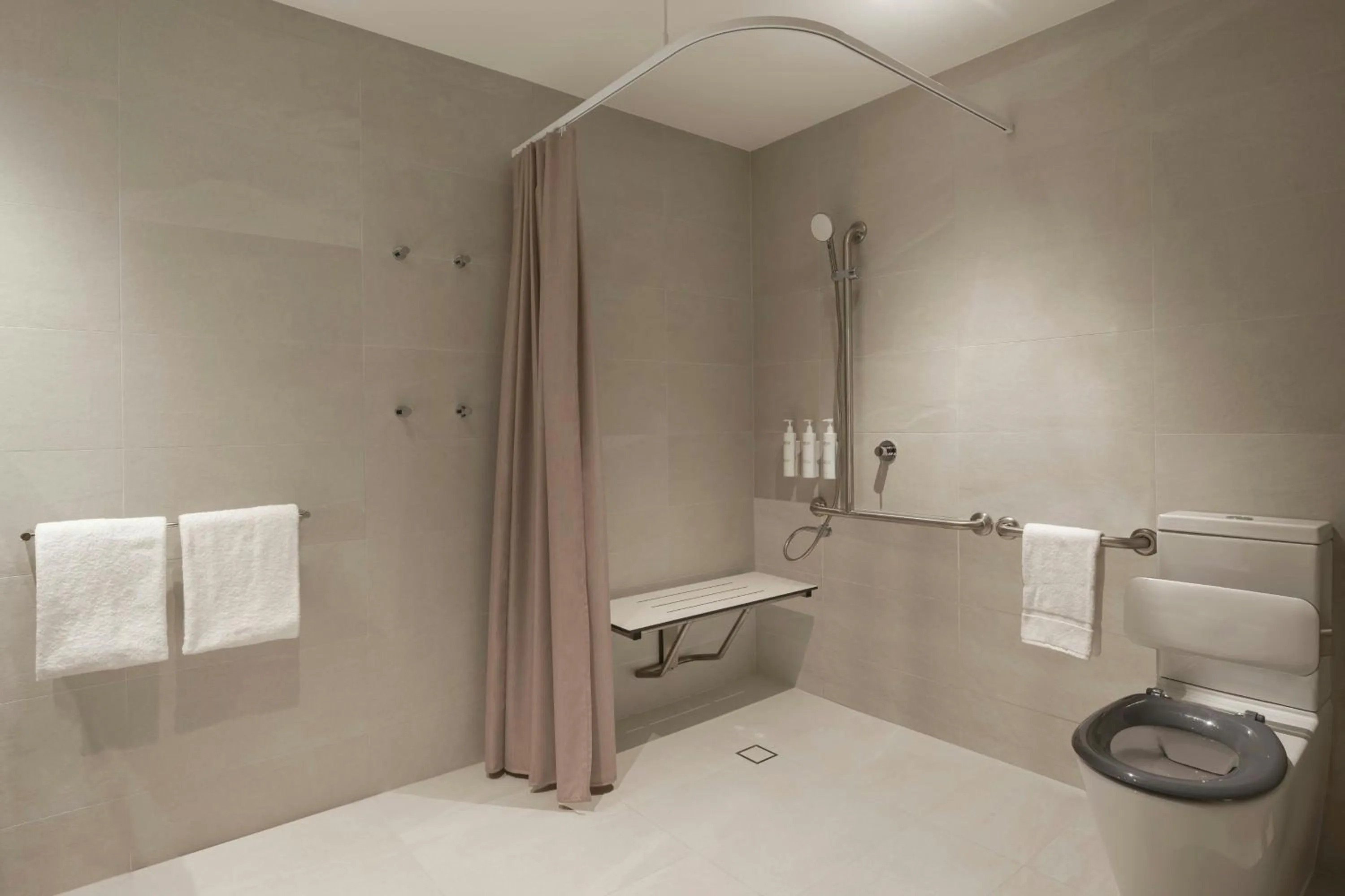 Bathroom in Courtyard by Marriott Perth Murdoch