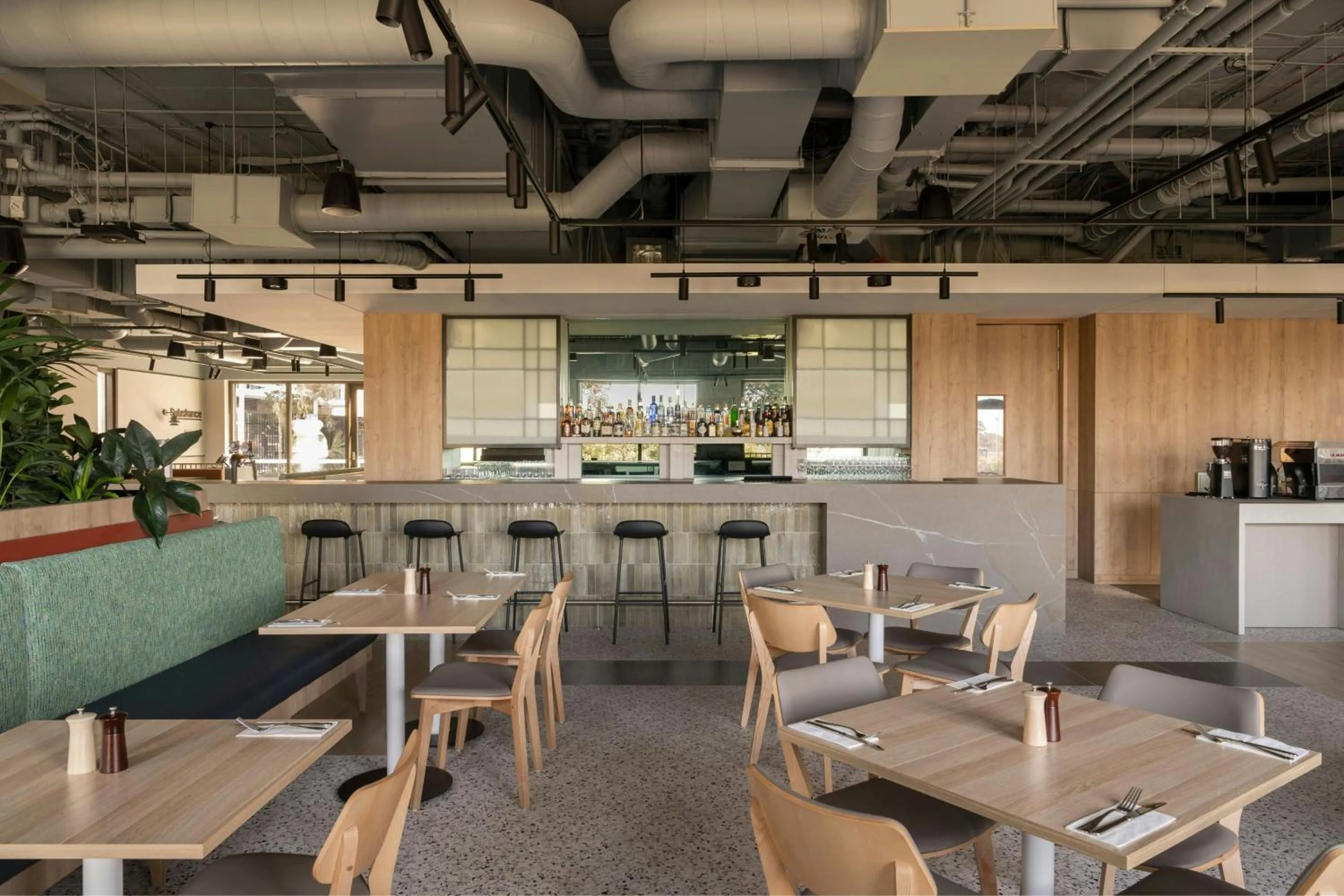 Lounge or bar in Courtyard by Marriott Perth Murdoch