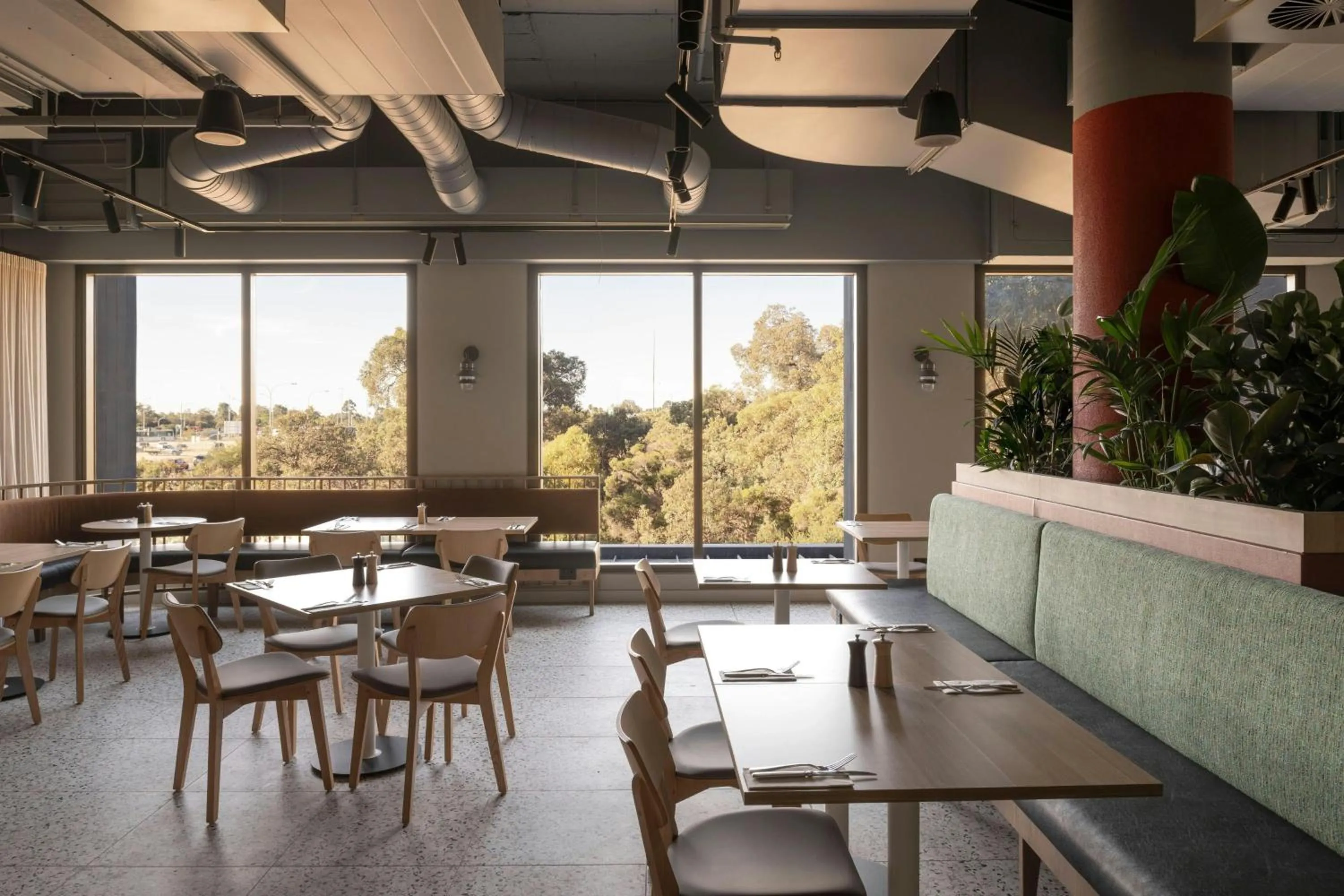 Lounge or bar in Courtyard by Marriott Perth Murdoch