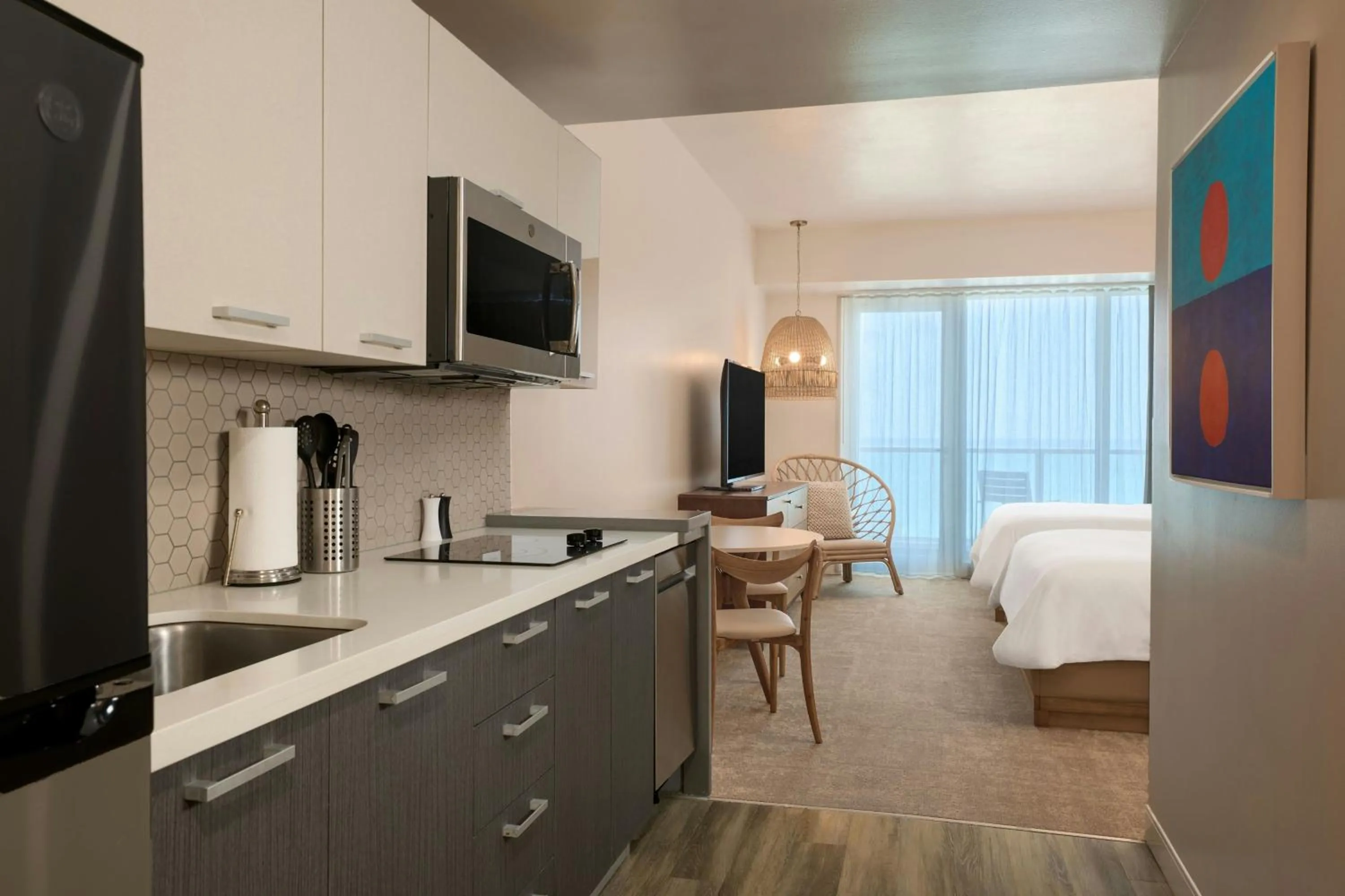 Kitchen or kitchenette, Bed in Casa Costera, Isla Verde Beach, Apartments by Marriott Bonvoy