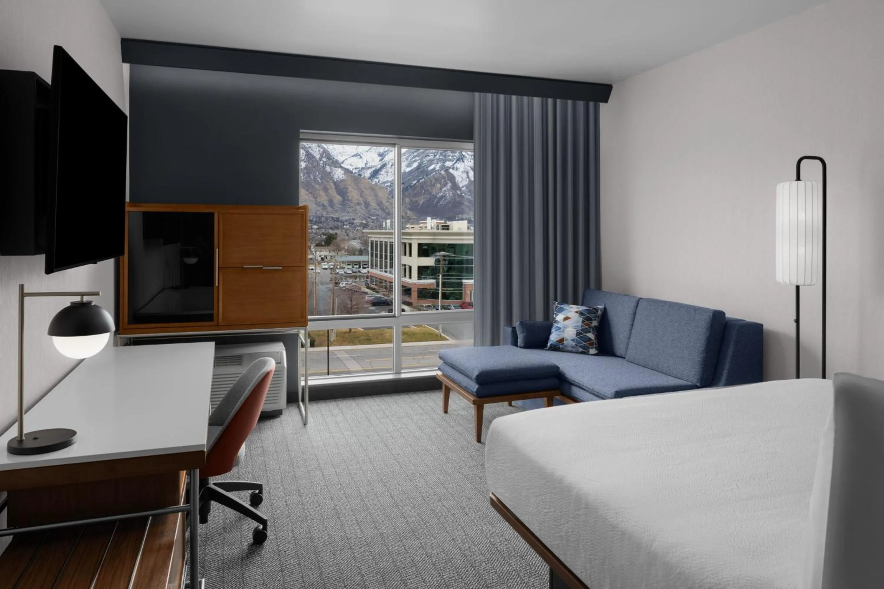 Photo of the whole room, Bed in Courtyard by Marriott Orem University Place