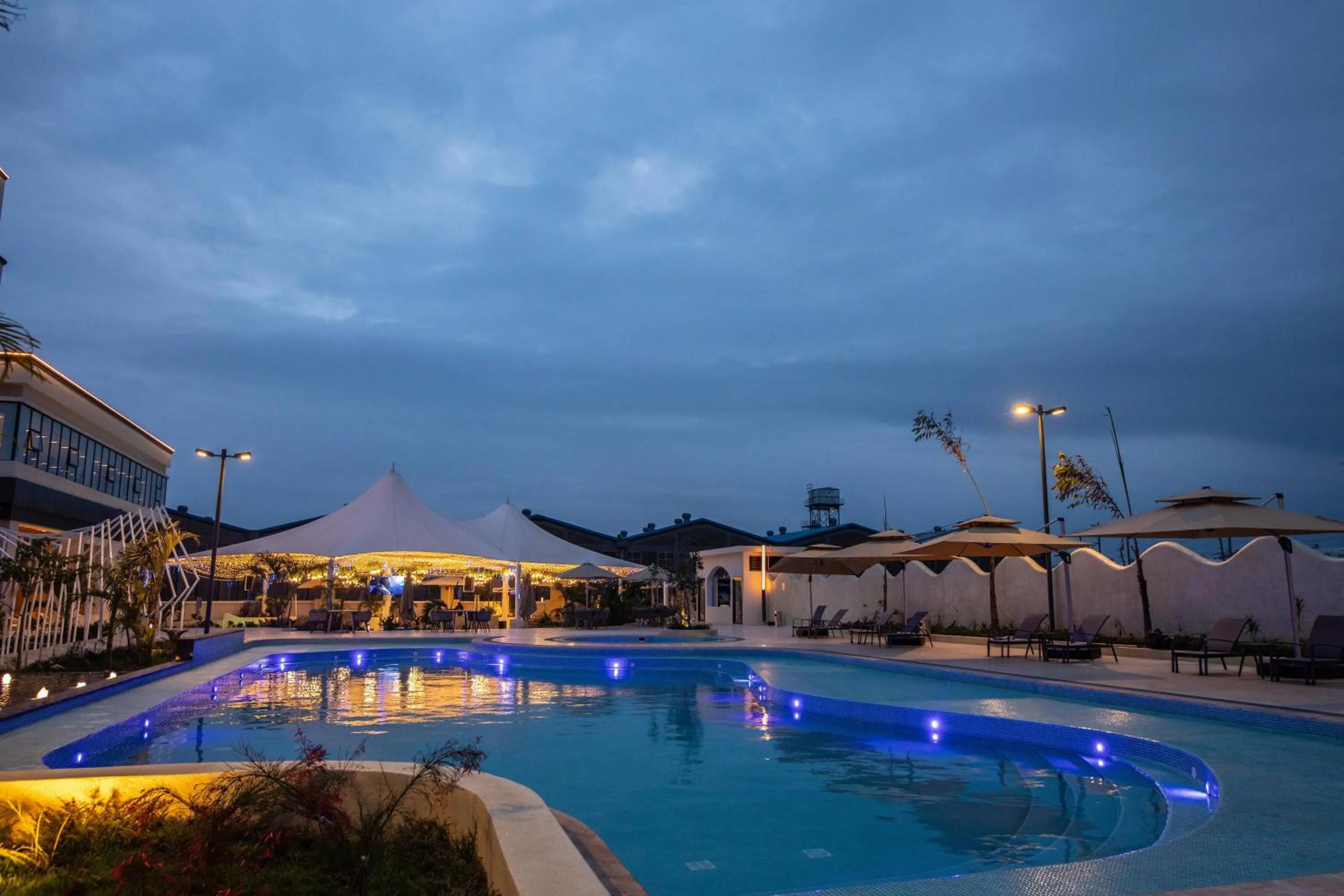 Swimming pool in Argyle Grand Hotel Nairobi Airport