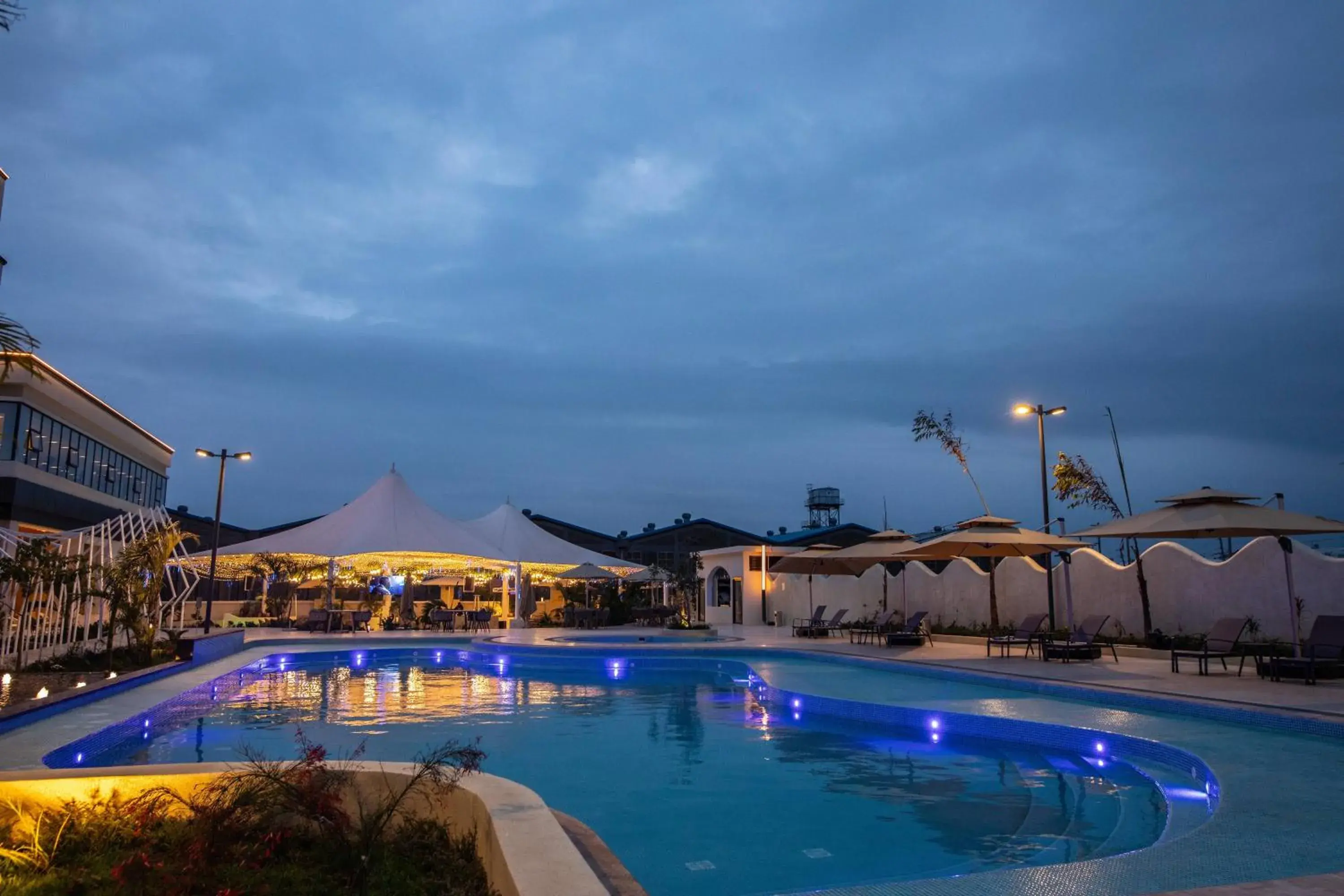 Swimming pool in Argyle Grand Hotel Nairobi Airport Swimming pool in Argyle Grand Hotel Nairobi Airport
