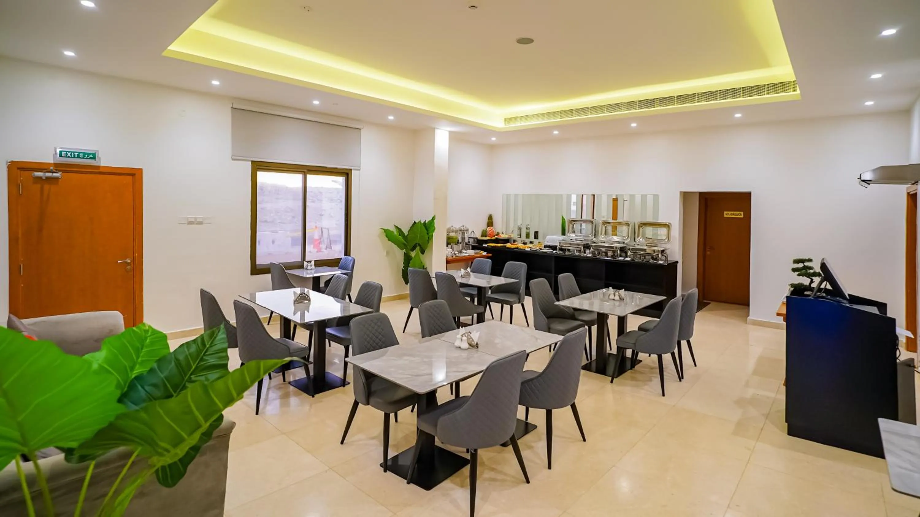 Restaurant/places to eat in Express City Hotel - Duqm