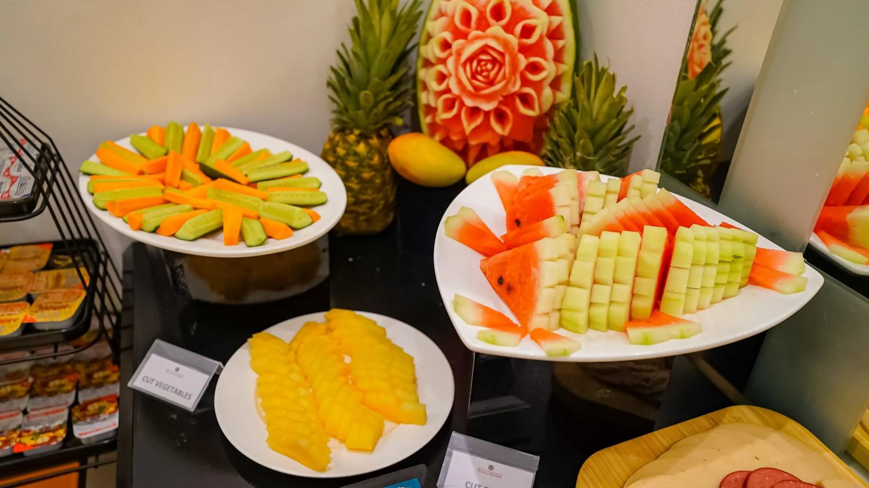 Restaurant/places to eat in Express City Hotel - Duqm