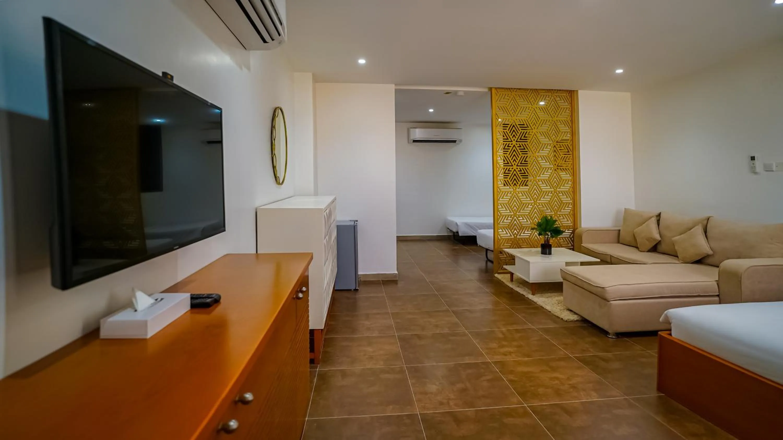 Communal lounge/ TV room in Express City Hotel - Duqm