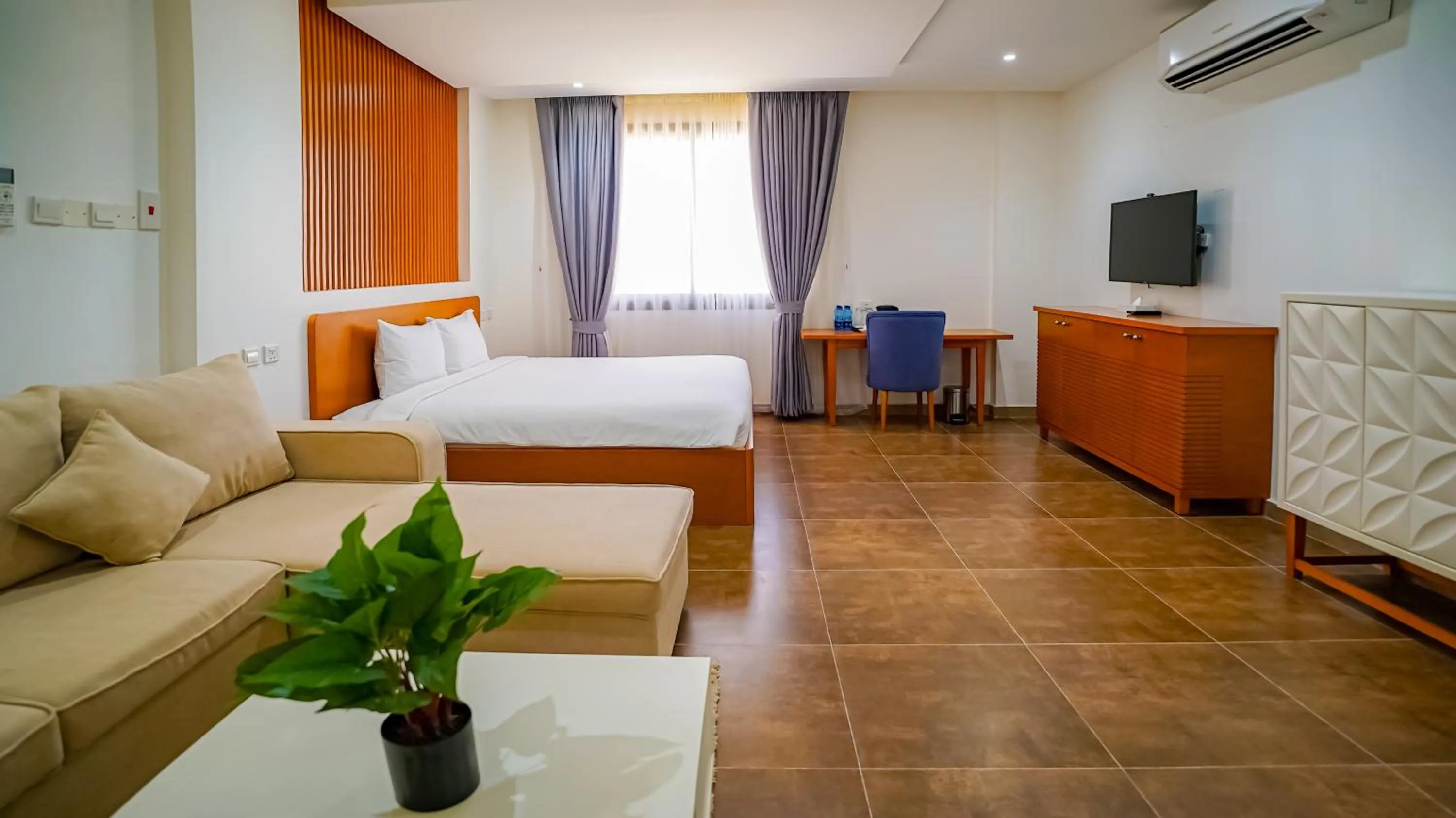 Bedroom, Bed in Express City Hotel - Duqm