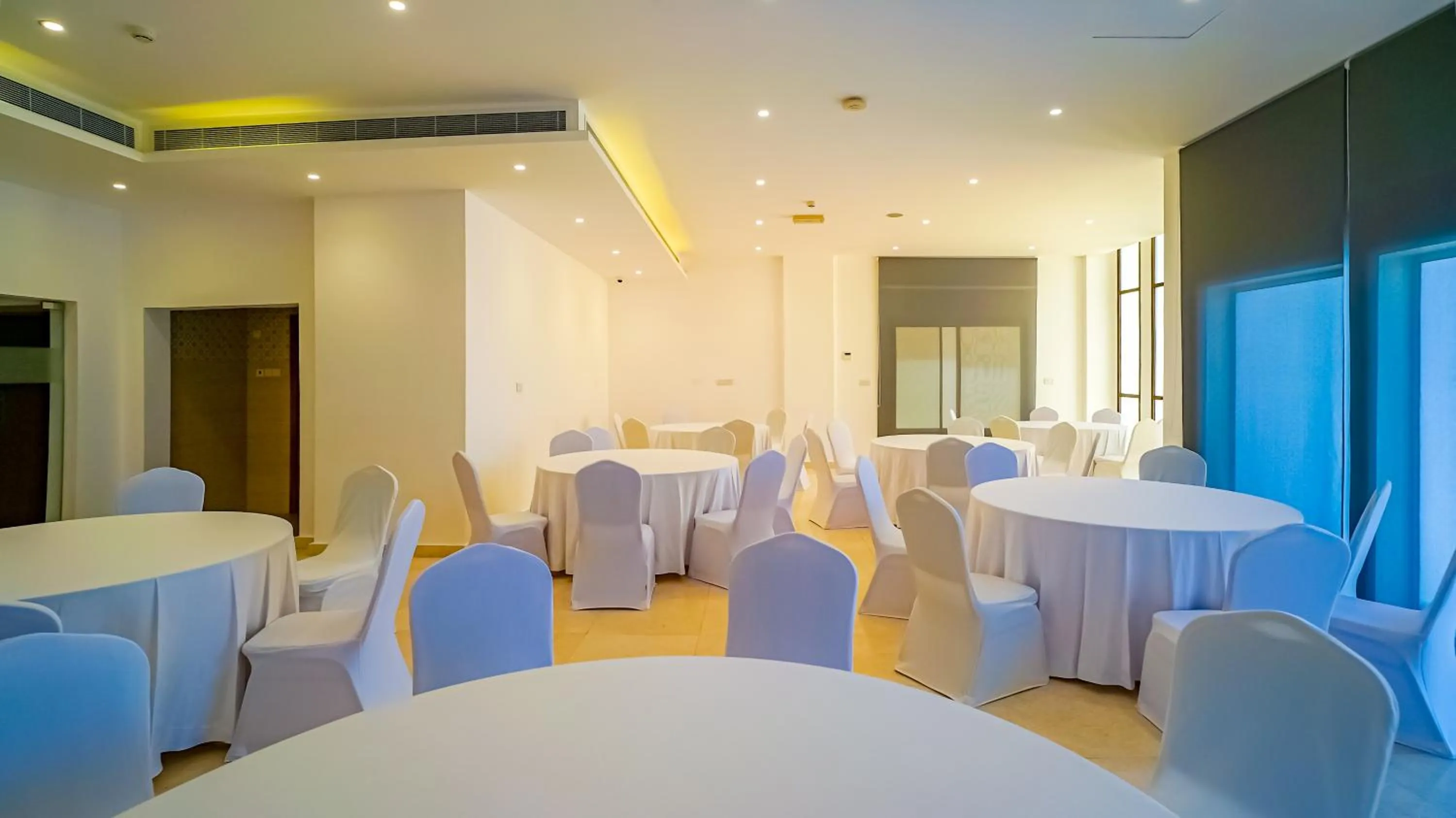 Property building in Express City Hotel - Duqm