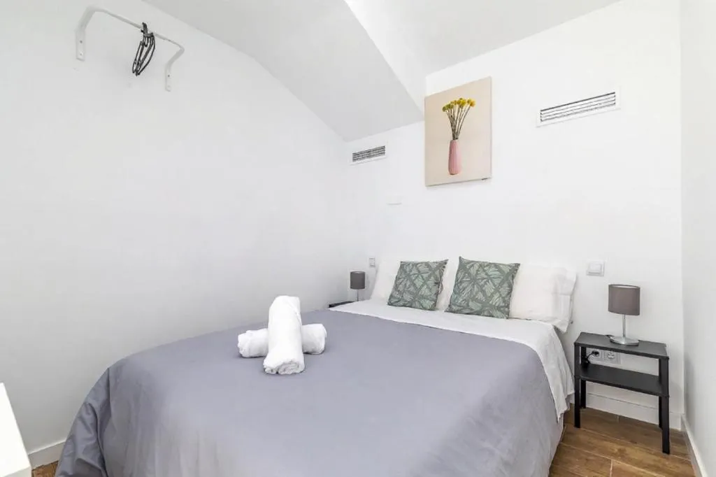 Double Room with Shared Bathroom in AYZ Luis Cabrera-Auto check-in property