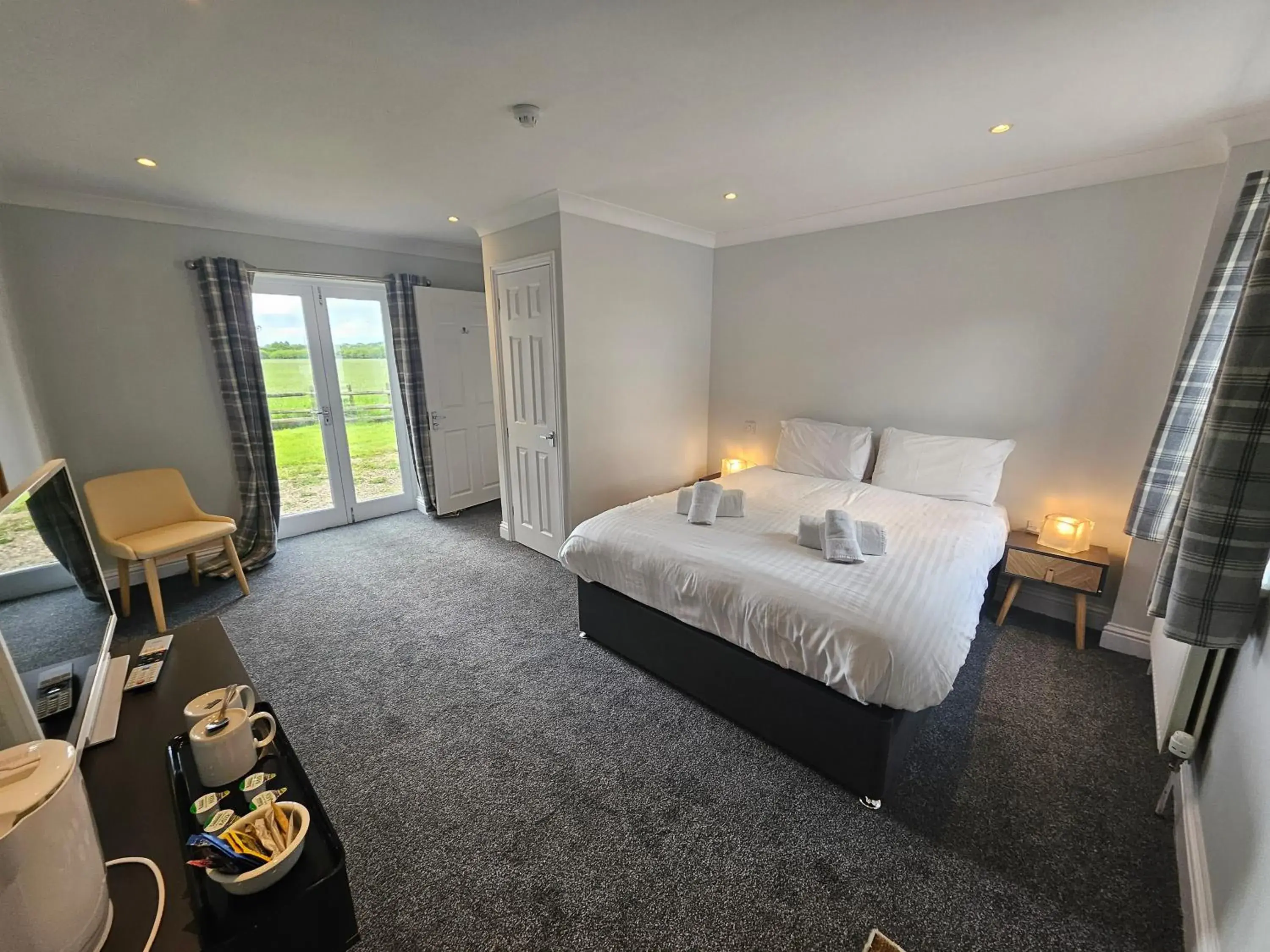 King Room - Disability Access in Marsh Farm Hotel King Room - Disability Access in Marsh Farm Hotel