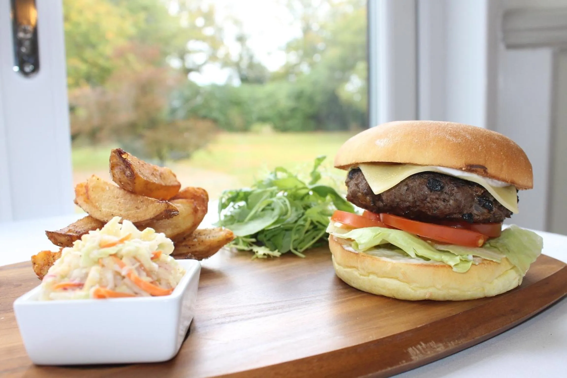 Restaurant/places to eat in Marsh Farm Hotel