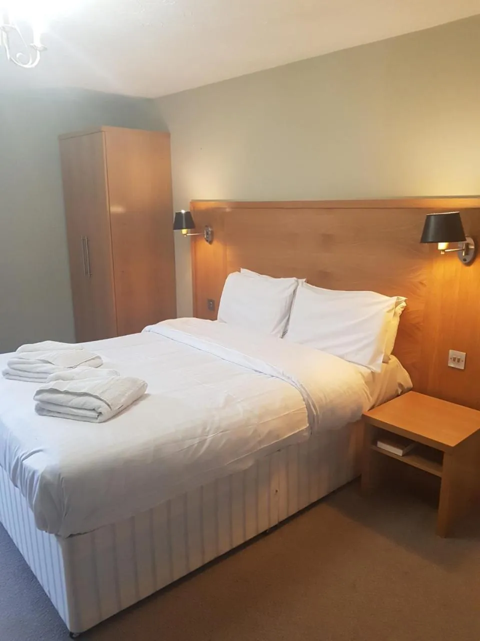 Bed in Marsh Farm Hotel