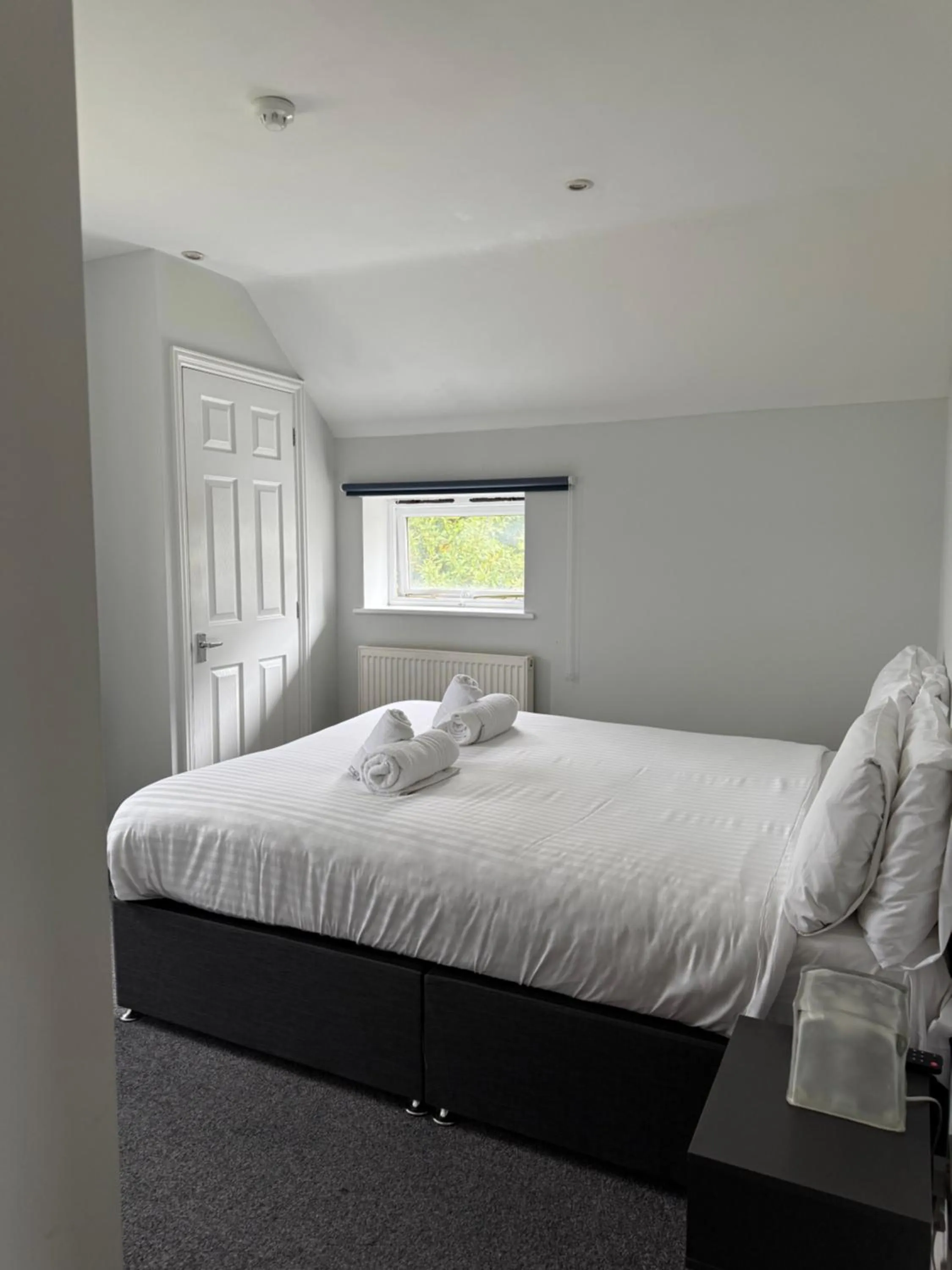 Bedroom, Bed in Marsh Farm Hotel