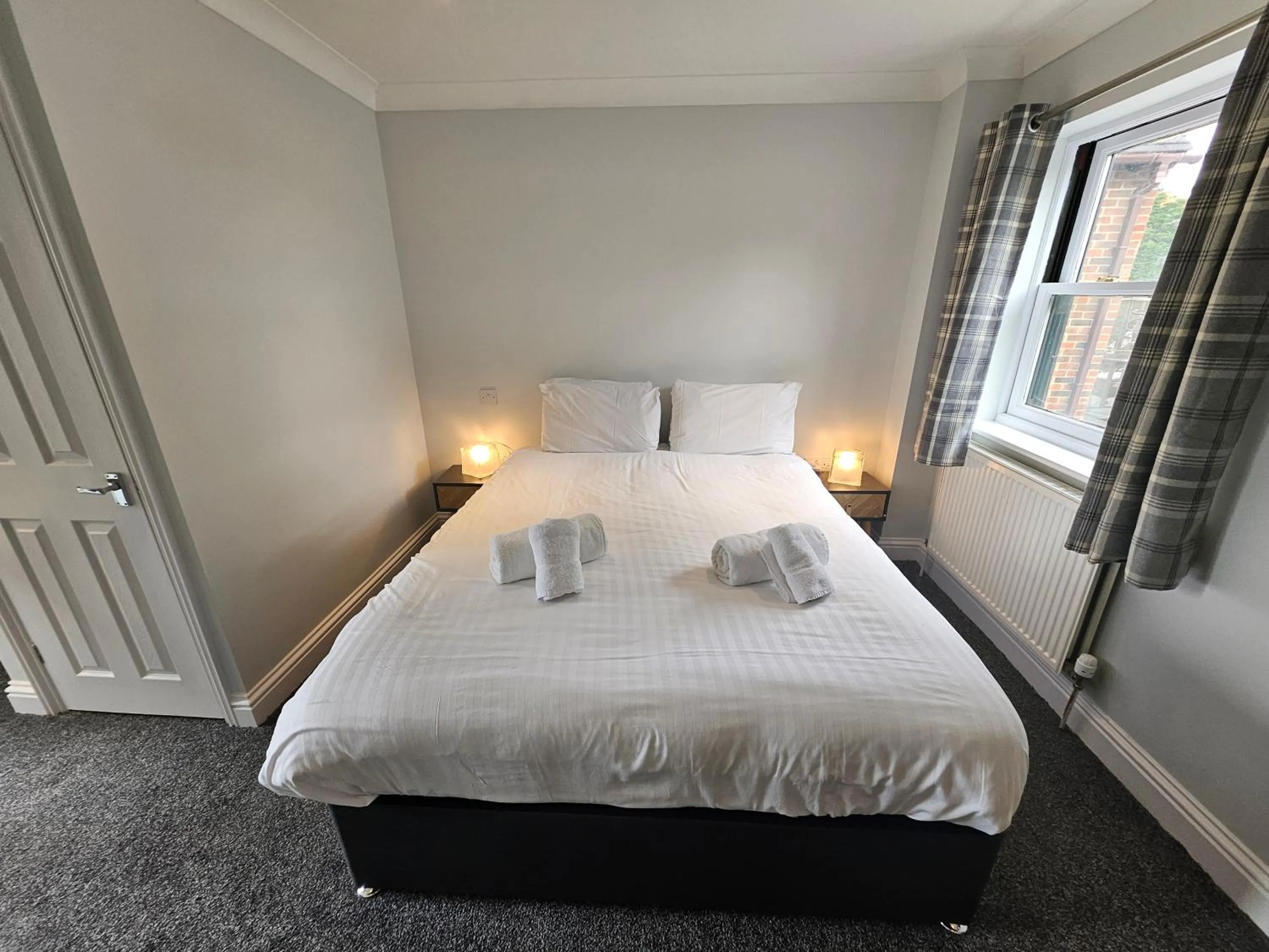 Bedroom, Bed in Marsh Farm Hotel