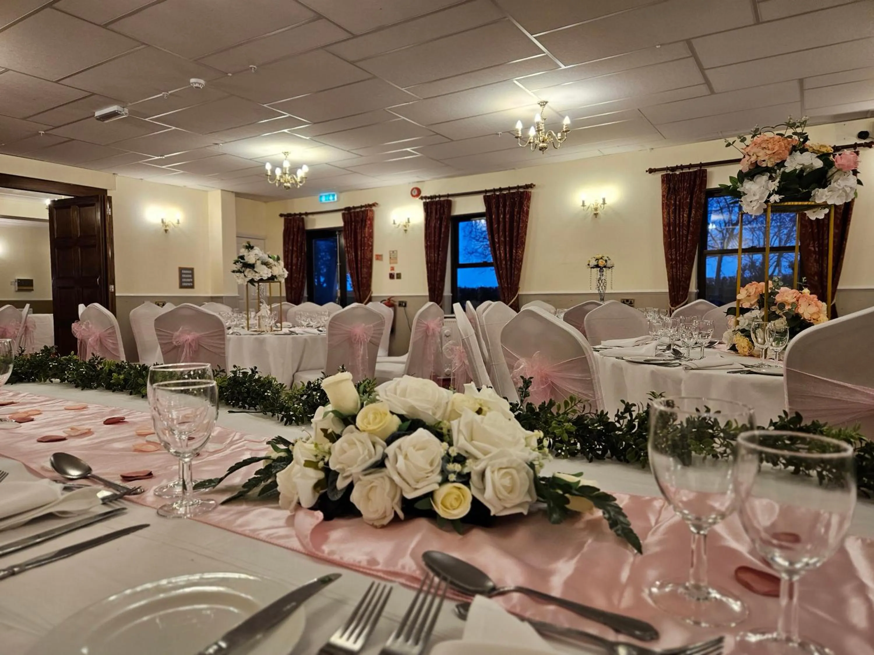 wedding in Marsh Farm Hotel