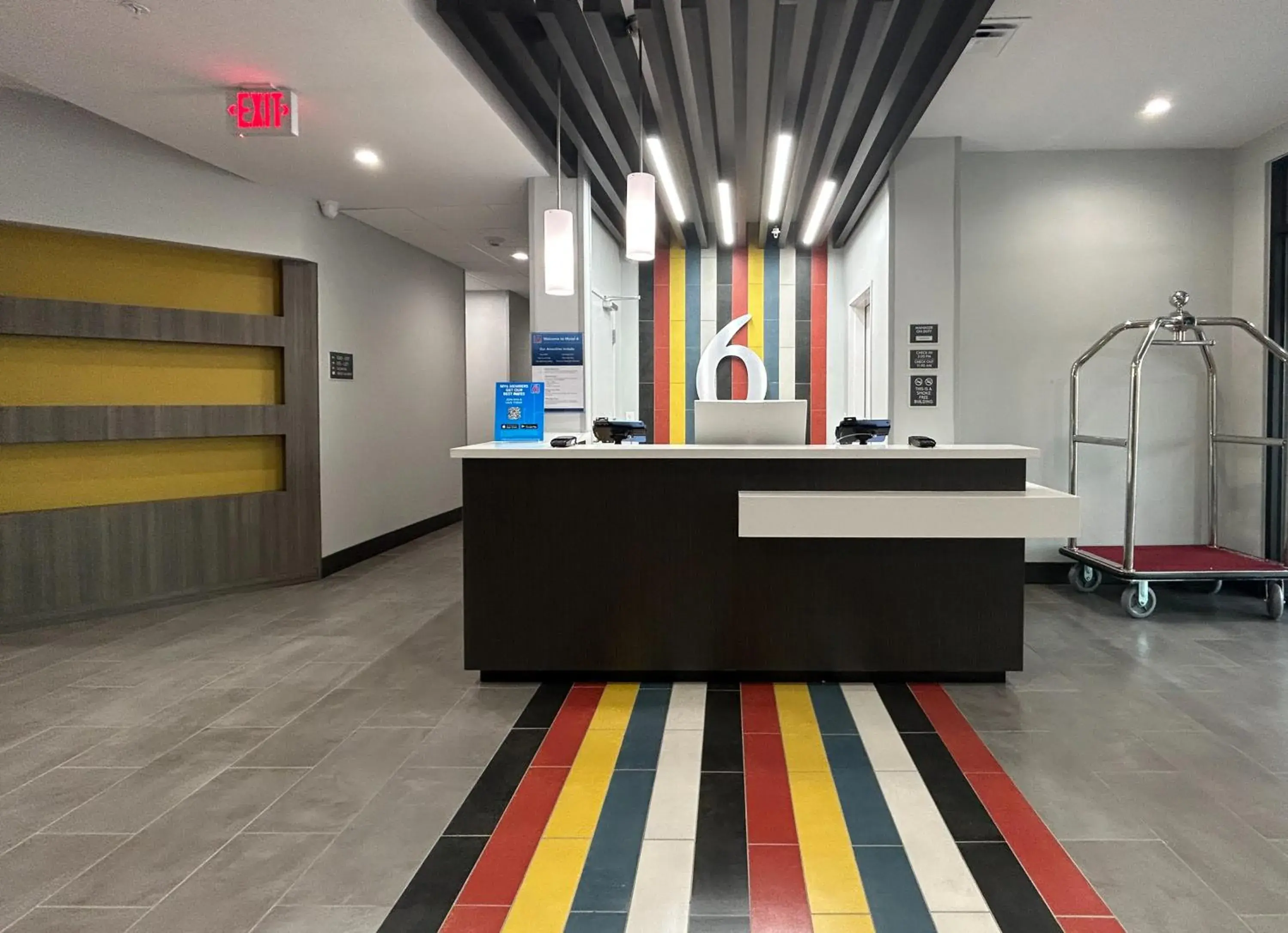 Lobby or reception in Motel 6 Dallas, TX Methodist Charlton Medical Ctr Lobby or reception in Motel 6 Dallas, TX Methodist Charlton Medical Ctr