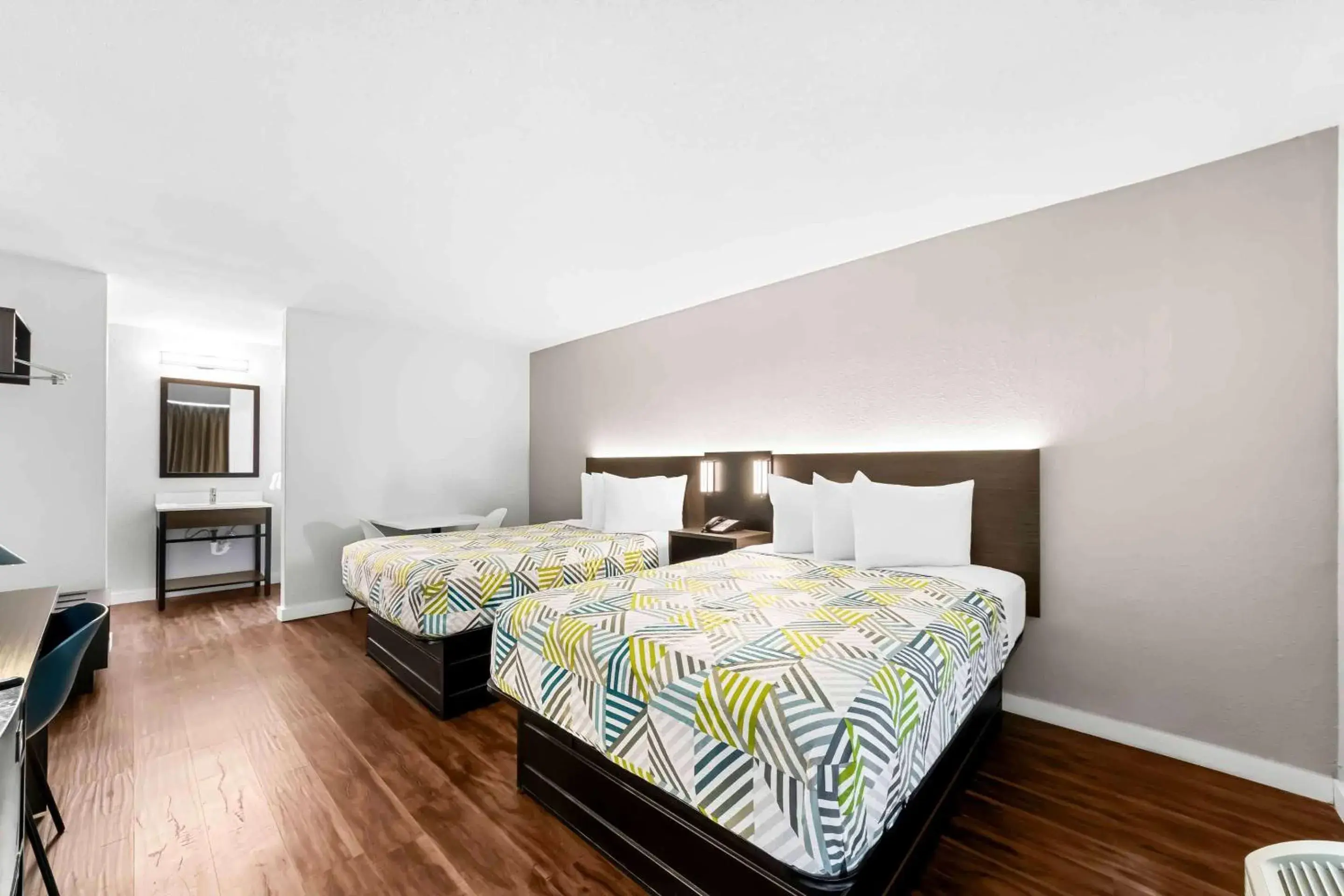 Photo of the whole room, Bed in Studio 6 Port Lavaca, TX Photo of the whole room, Bed in Studio 6 Port Lavaca, TX