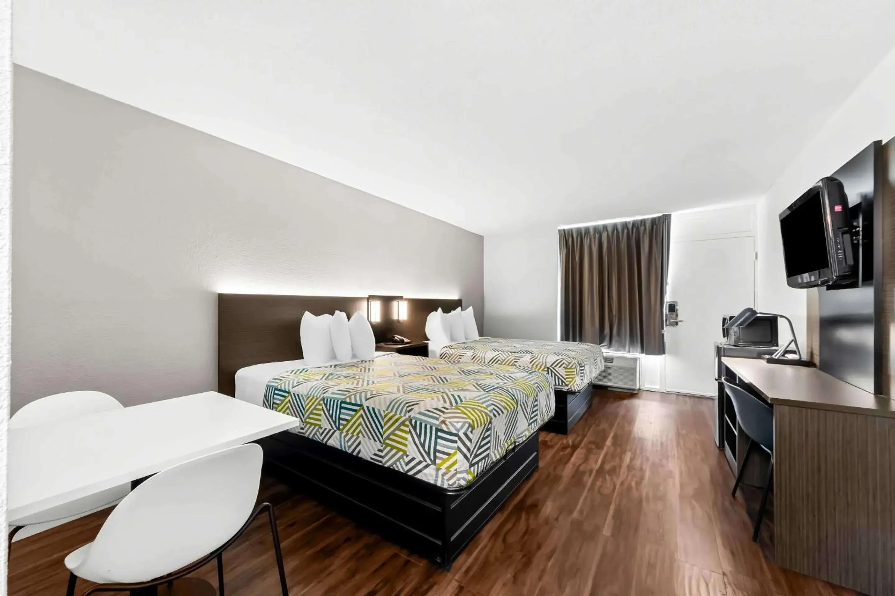 Photo of the whole room, Bed in Studio 6 Port Lavaca, TX Photo of the whole room, Bed in Studio 6 Port Lavaca, TX