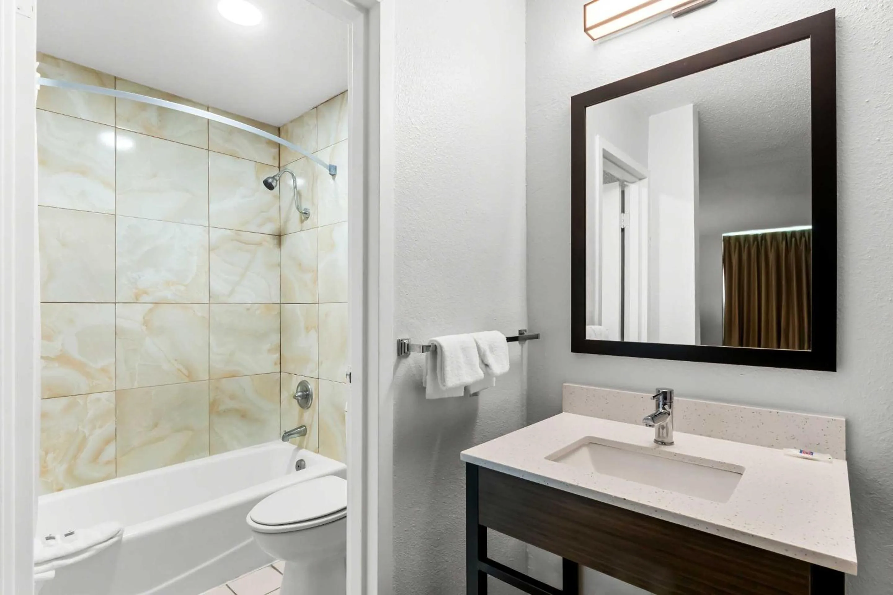 Bathroom in Studio 6 Port Lavaca, TX