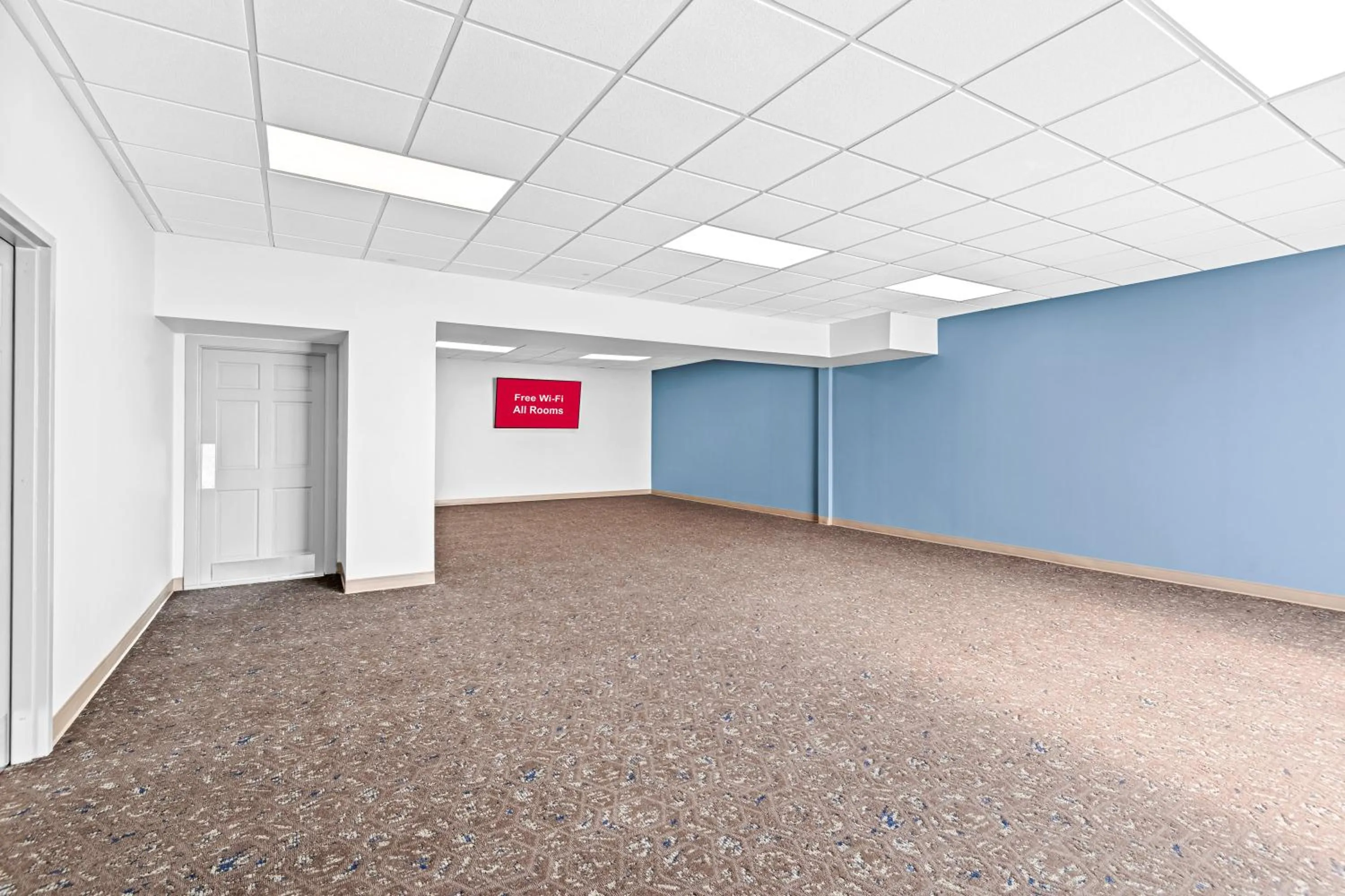 Meeting/conference room in HomeTowne Studios by Red Roof & Conference Center Cortland