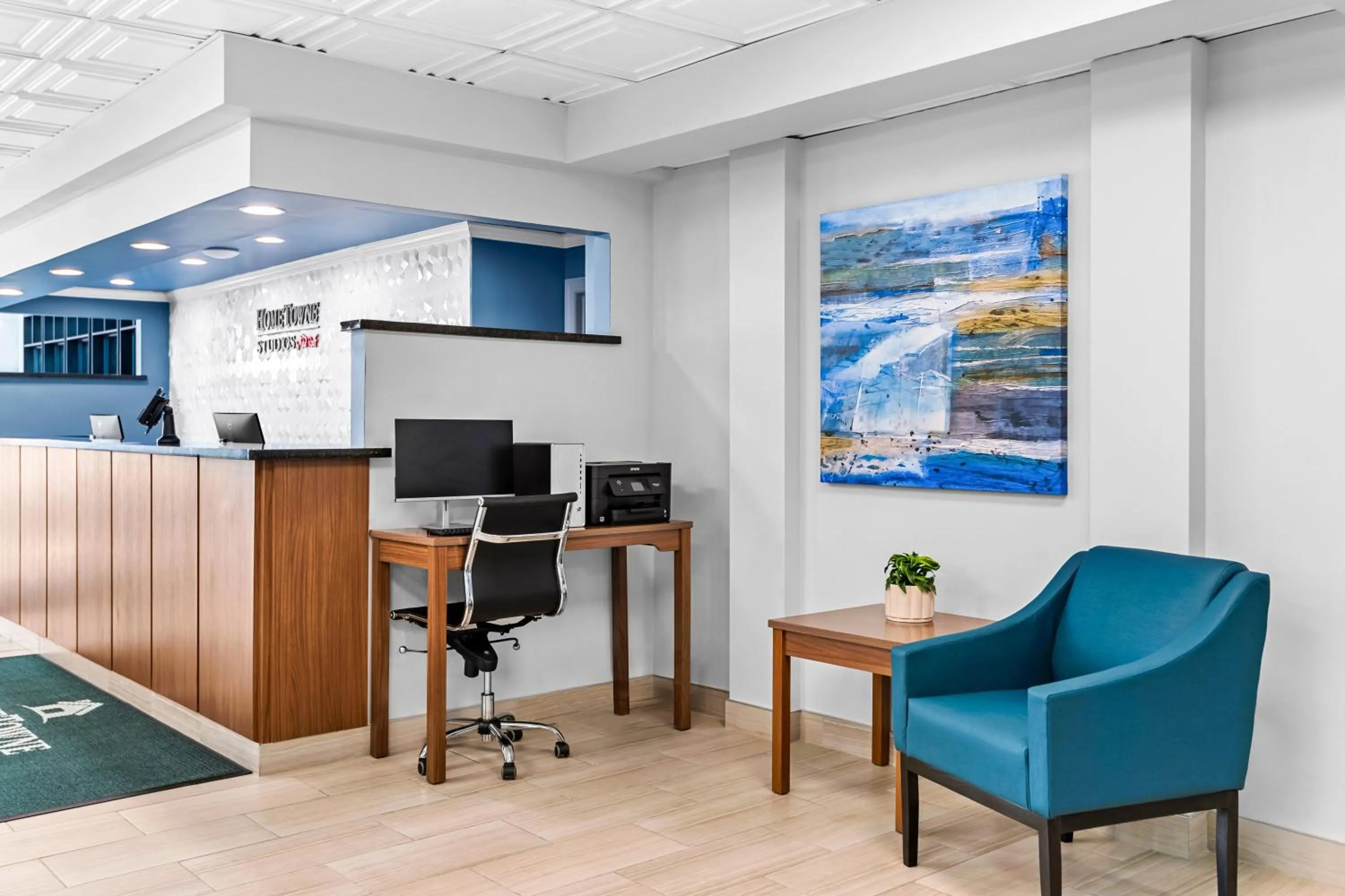 Business facilities in HomeTowne Studios by Red Roof & Conference Center Cortland