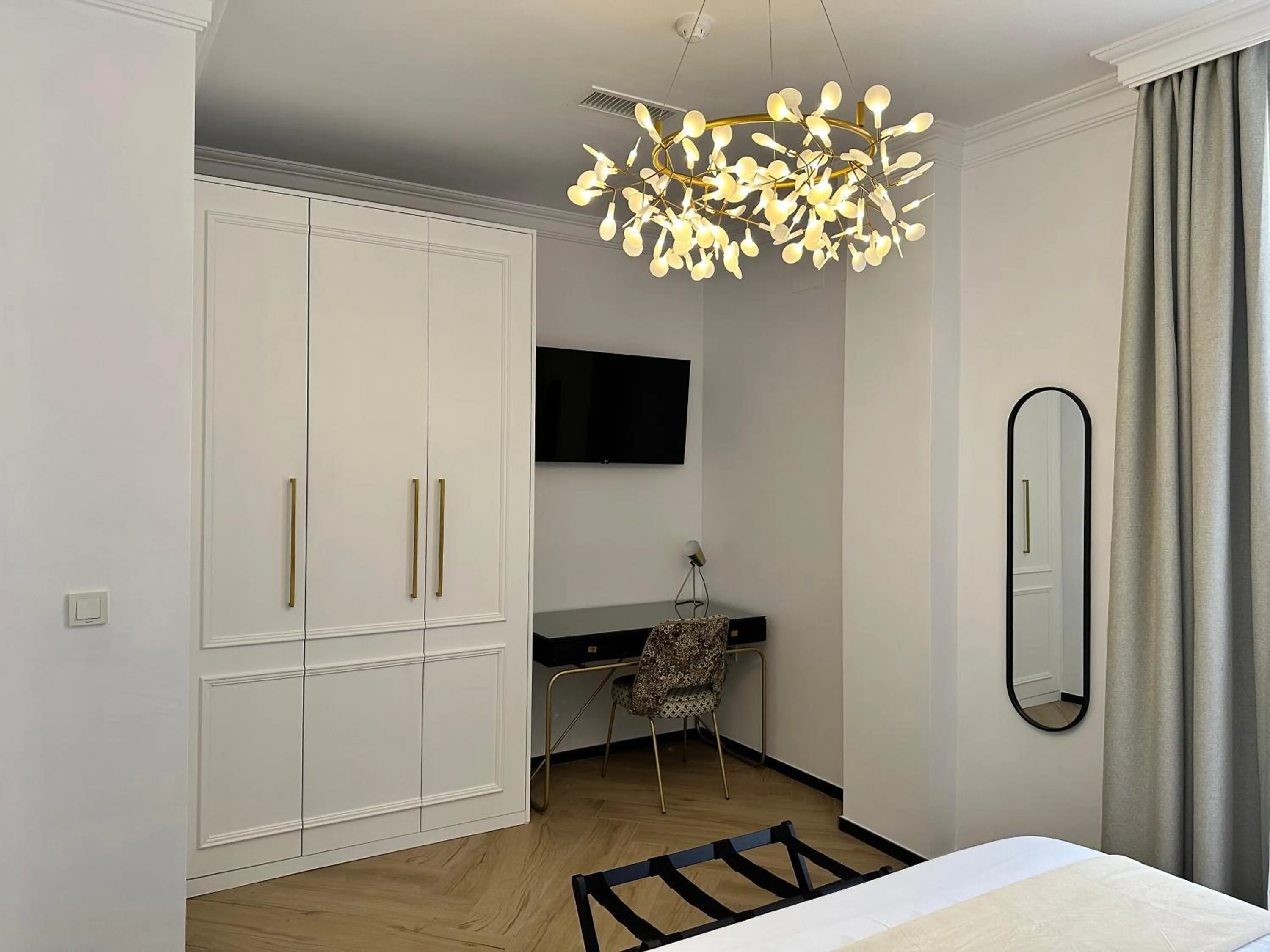 TV and multimedia, Bed in Bubaqia House - Suites Boutique