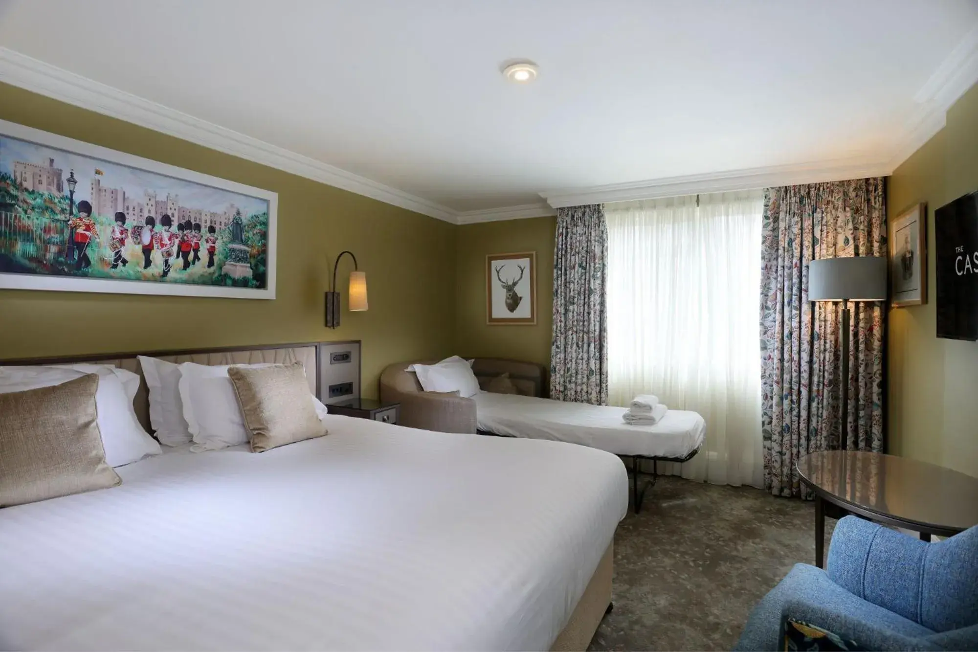 Triple Room in Castle Hotel Windsor Triple Room in Castle Hotel Windsor