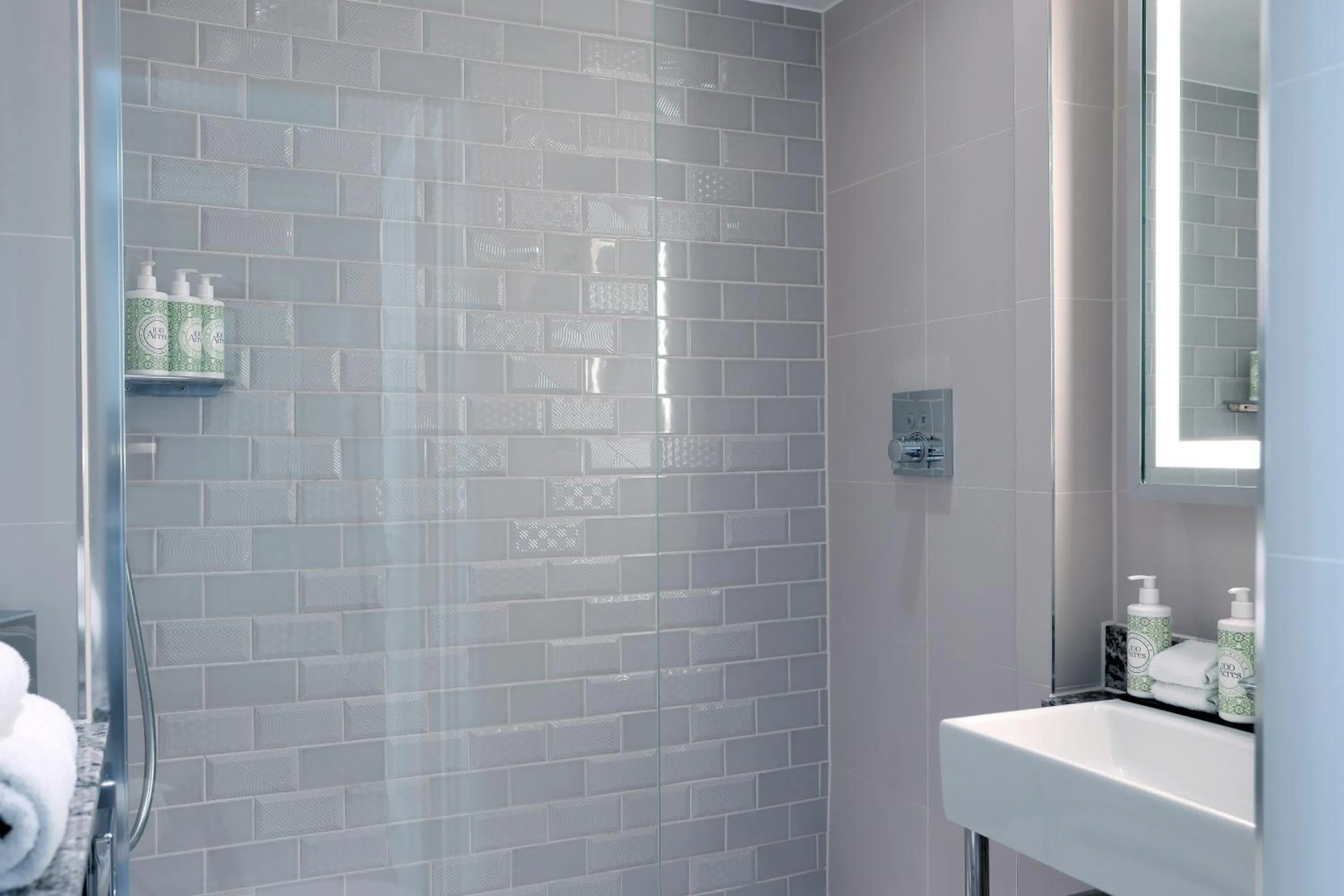 Shower in Castle Hotel Windsor