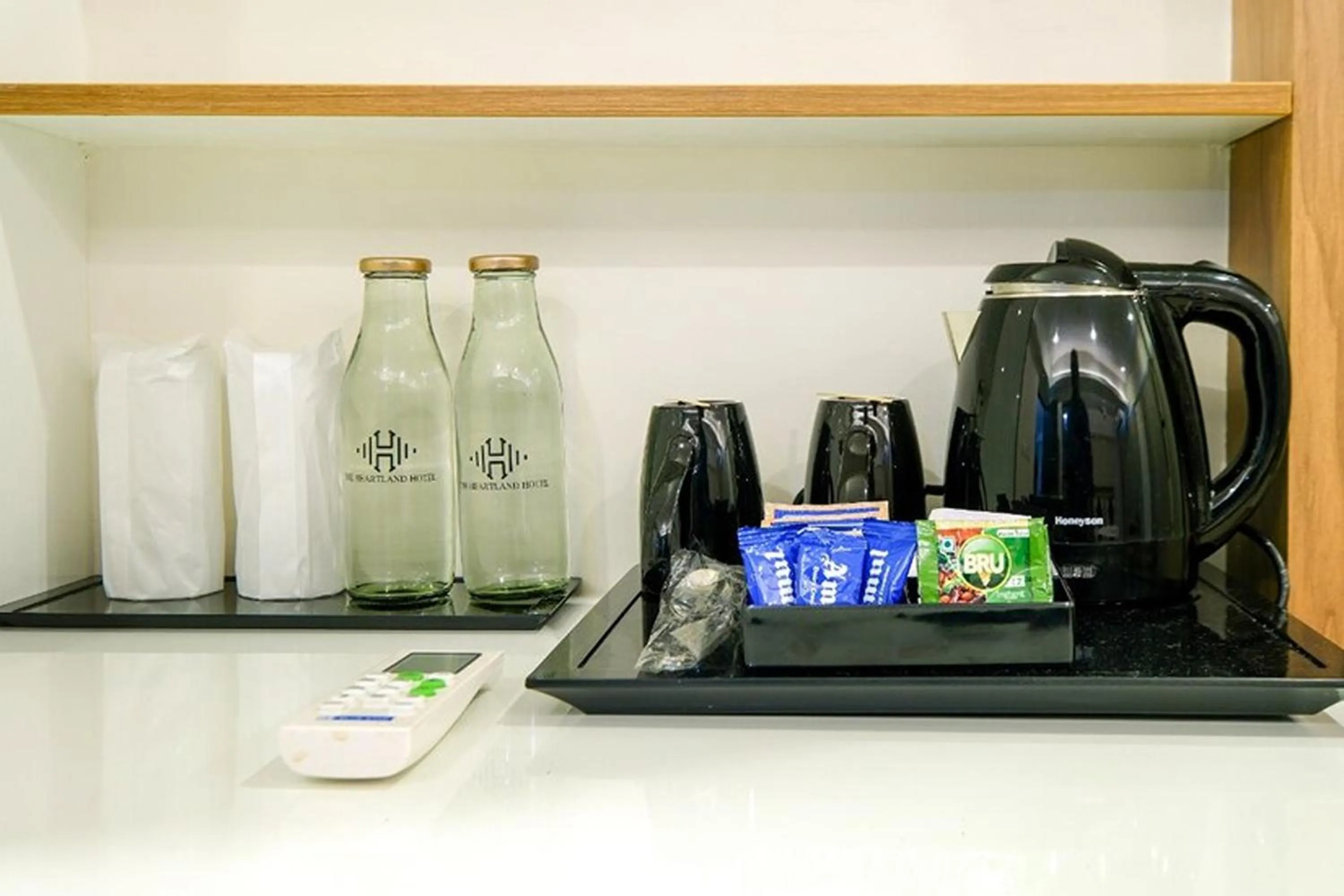 Coffee/tea facilities in The Heartland Business Hotel