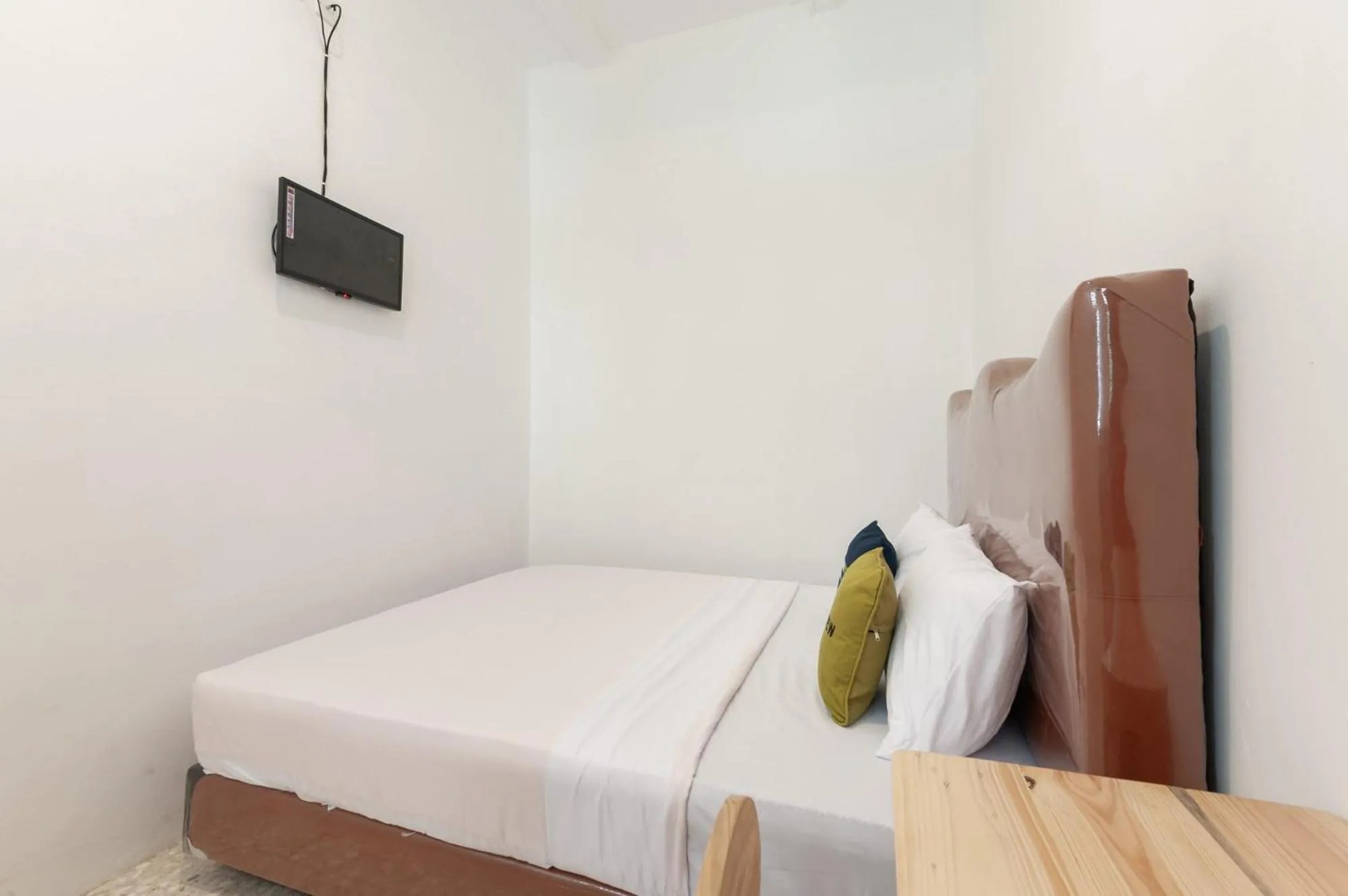 Bedroom, Bed in Urbanview Hotel De Breeze Kemang Jakarta by RedDoorz