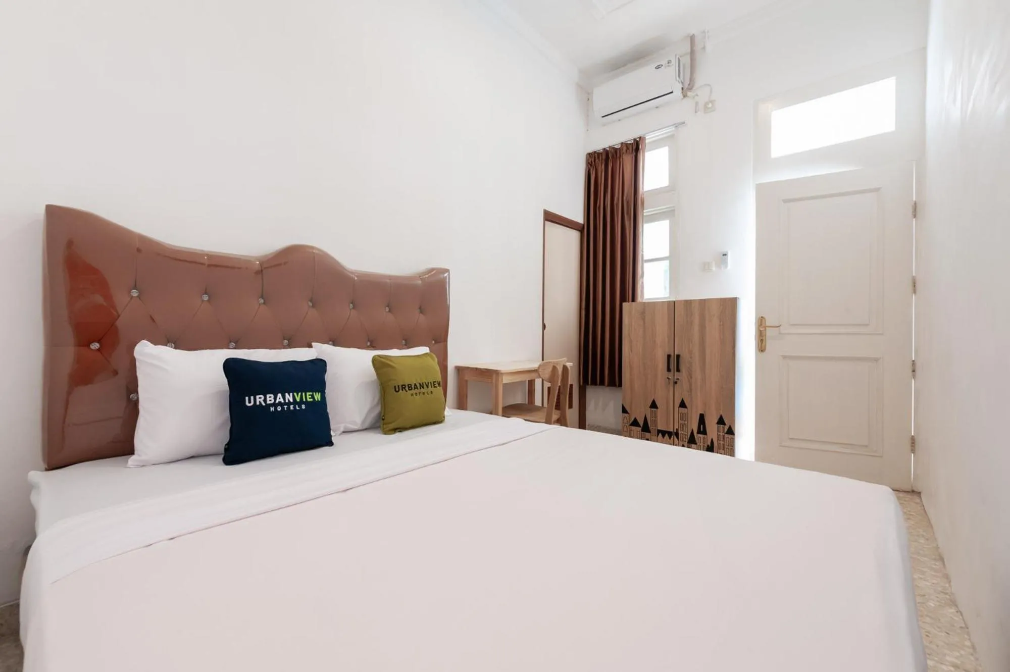 Bedroom, Bed in Urbanview Hotel De Breeze Kemang Jakarta by RedDoorz